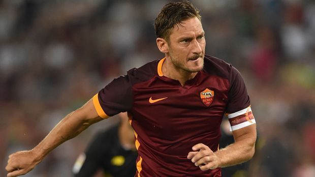 
                <strong>Francesco Totti (AS Rom)</strong><br>
                Francesco Totti (AS Rom): Mindestens vier Wochen muss die Roma offenbar auf ihren Kapitän verzichten. Der 39-Jährige fällt mit einer Oberschenkelverletzung aus. 
              