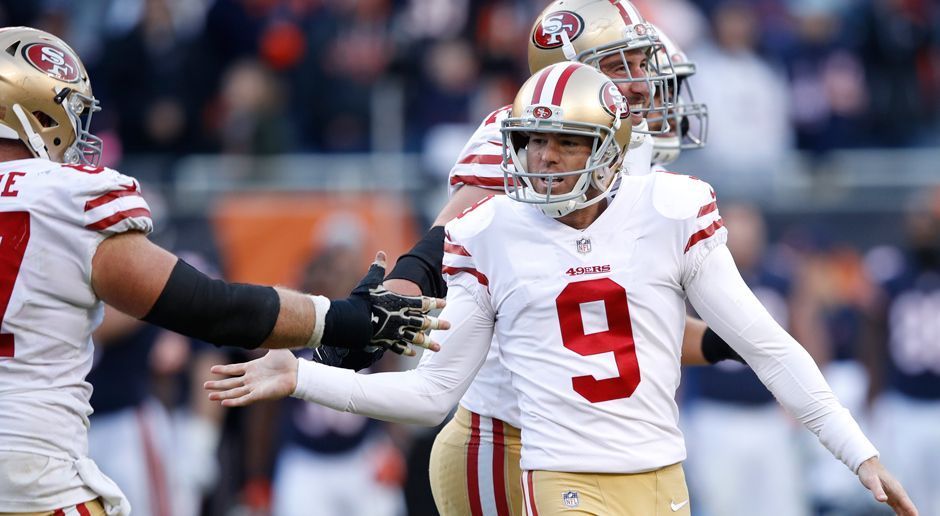 
                <strong>Special Teams und Kicker: San Francisco 49ers</strong><br>
                Siet Jimmy Garoppolo für die 49ers startet, läuft es in San Francisco. Am dritten Sieg in Folge hatte allerdings auch Kicker Robbie Gould einen großen Anteil. Bei abgelaufener Uhr verwandelte er das entscheidende Field Goal zum Sieg aus 45 Yards. Bereits zuvor hatte er fünf weitere Field Goals zwischen den Stangen untergebracht und einen Extra-Punkt erzielt. Als Fantasy-Manager ist auf Gould definitiv Verlass.Gesamtpunktzahl: 21
              
