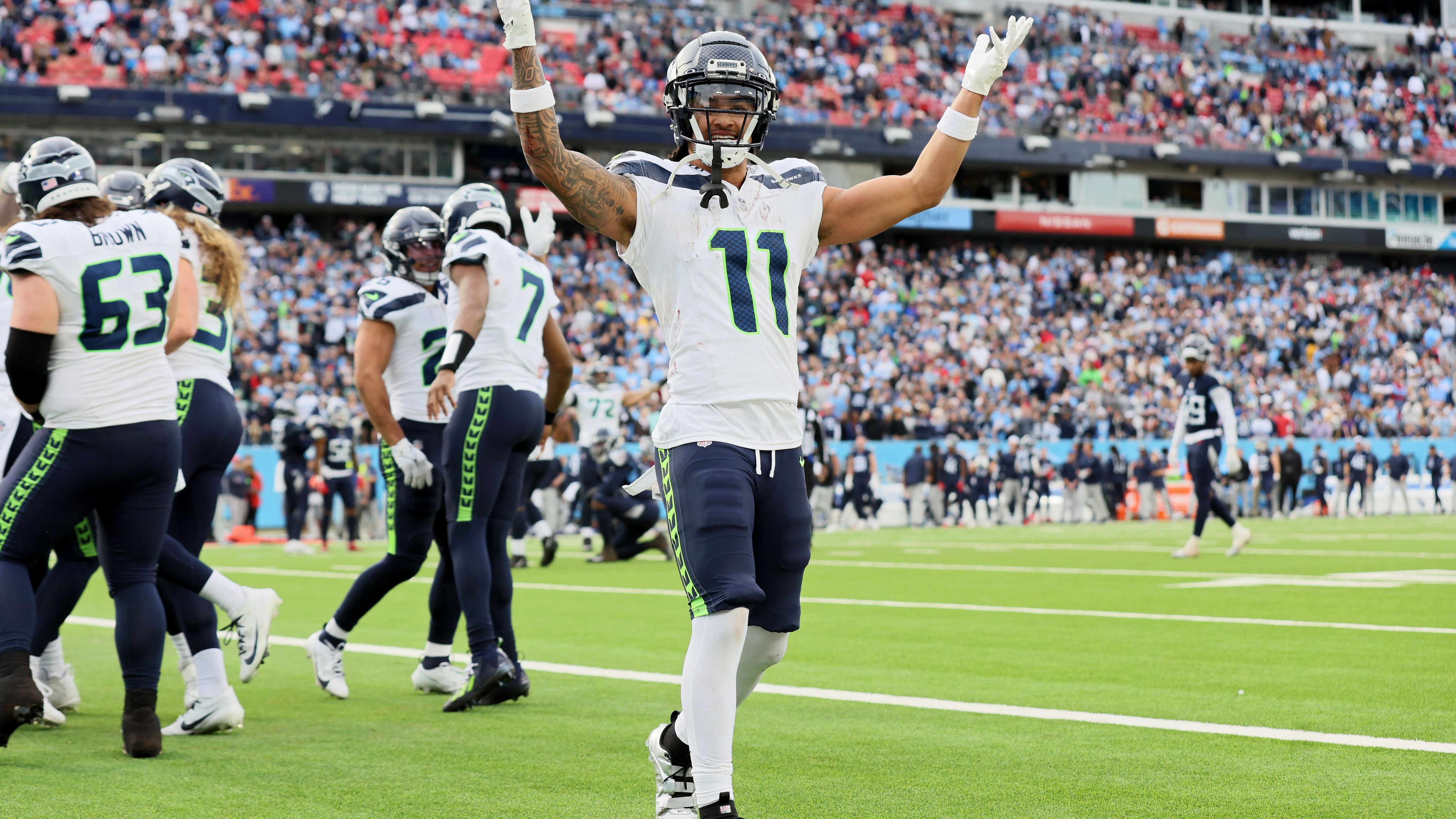 <strong>20. Pick: Jaxon Smith-Njigba (Seattle Seahawks)</strong><br>63 Catches für 628 Yards und vier Touchdowns sind das Endergebnis einer soliden bis guten Rookie-Saison. Der Slot-Receiver sorgte zwar für wenige Highlights, steuerte aber ziemlich konstant von Partie zu Partie einige Catches bei. Acht Drops bieten allerdings etwas Grund zur Sorge.