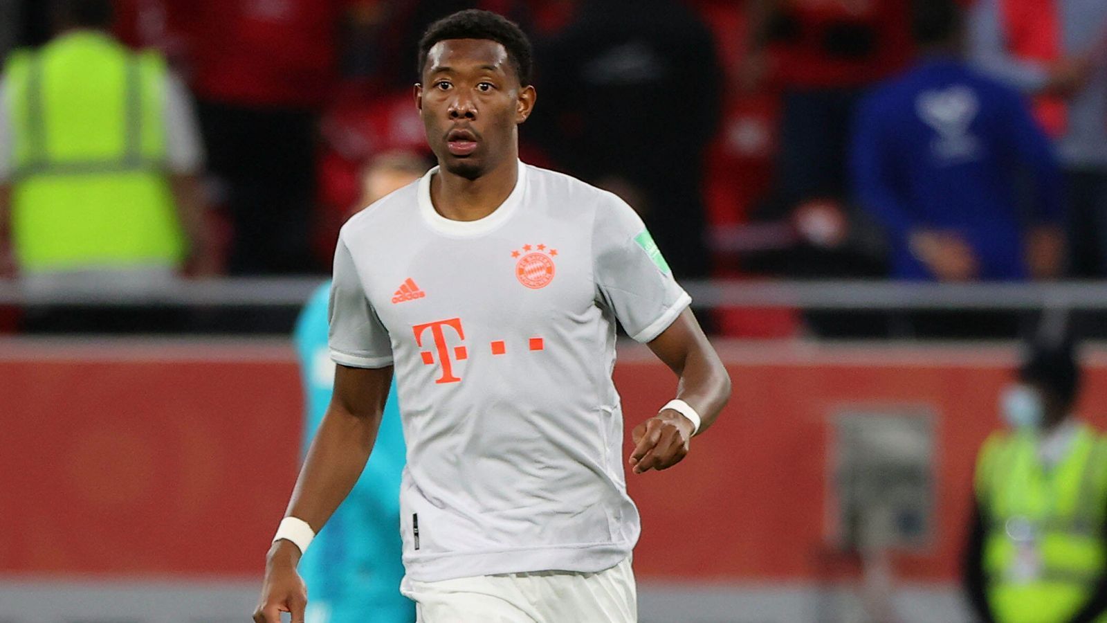 
                <strong>David Alaba</strong><br>
                Der Österreicher ist überwiegend fehlerfrei und der Beste in der Bayern-Defensive. Aber auch er kann die Niederlage nicht verhindern. ran-Note: 3
              