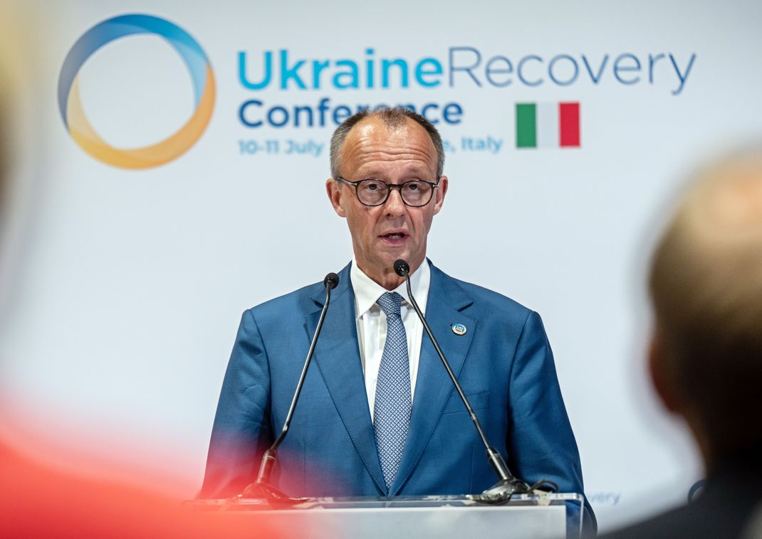 Kanzler Merz wählte auf der Ukraine-Wiederaufbaukonferenz in Rom deutliche Worte.