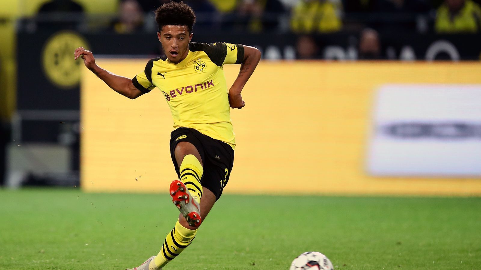 
                <strong>Jadon Sancho (Borussia Dortmund)</strong><br>
                Fünf Vorlagen 2018/19Sechs Liga-Einsätze 2018/19Position: Linksaußen
              