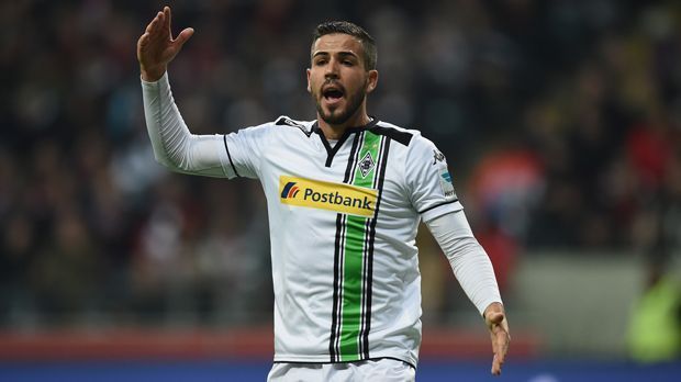 
                <strong>Alvaro Dominguez (Borussia Mönchengladbach)</strong><br>
                Alvaro Dominguez (Borussia Mönchengladbach): Das verletzte Verteidiger-Trio von Borussia Mönchengladbach komplettiert Alvaro Dominguez. Der Spanier laboriert an den Folgen einer Rückenoperation. Er selbst schließt das Saisonaus nicht aus.
              