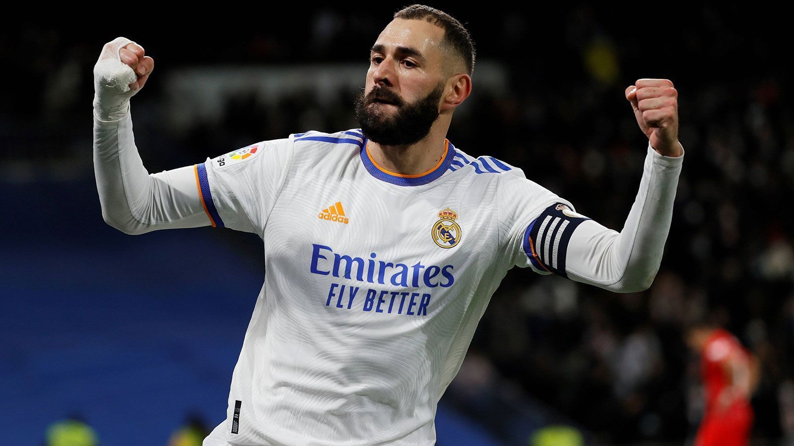 
                <strong>Platz 4: Karim Benzema</strong><br>
                33 Jahre | Angriff | Real Madrid
              