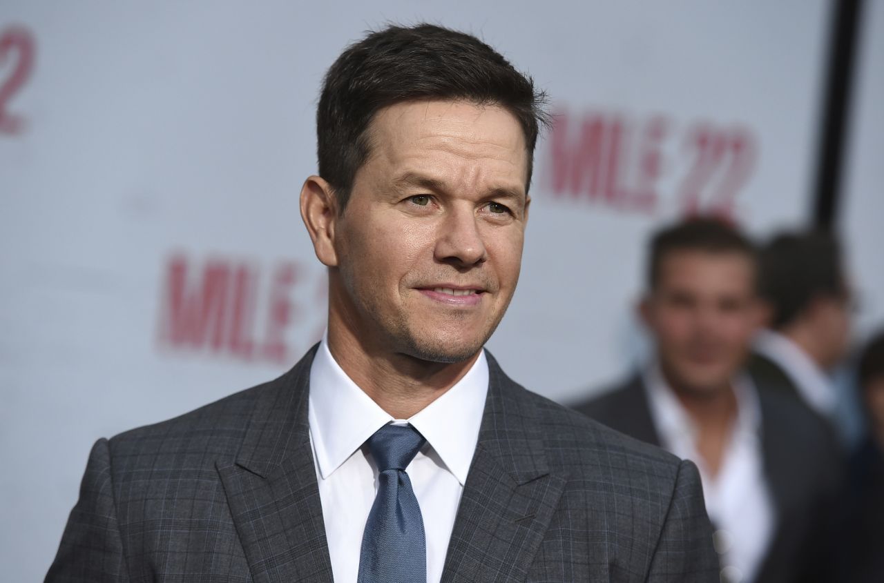 Schauspieler Mark Wahlberg sammelt ebenfalls Sneaker - aber nach dem Motto "Qualität statt Quantität". Seine 140 Sneaker haben einen Gesamtwert von mehreren 100.000 Dollar.