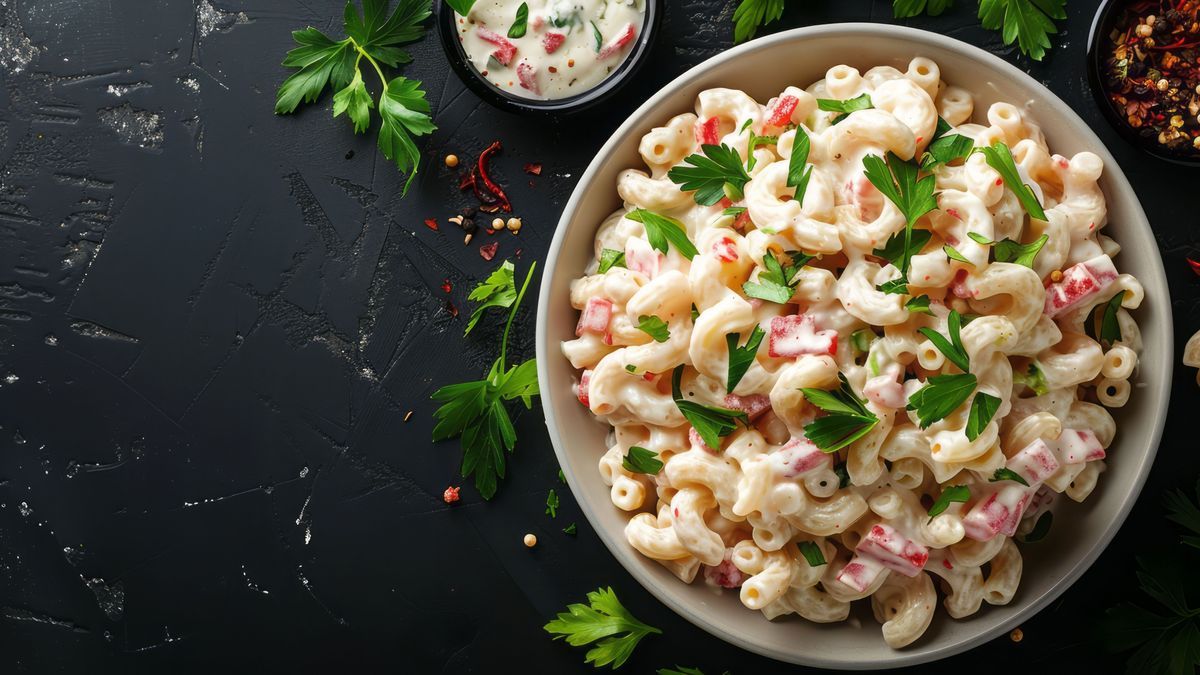 Ein Muss für Pasta-Liebhaber: Der Nudelsalat Carbonara