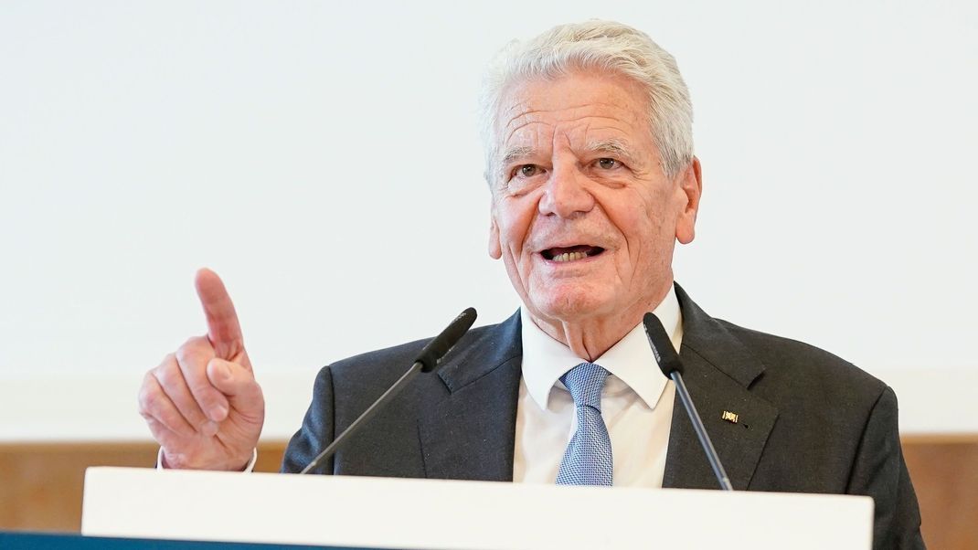  Joachim Gauck, ehemaliger Bundespräsident, ist bei "maybrit Illner" zu Gast.