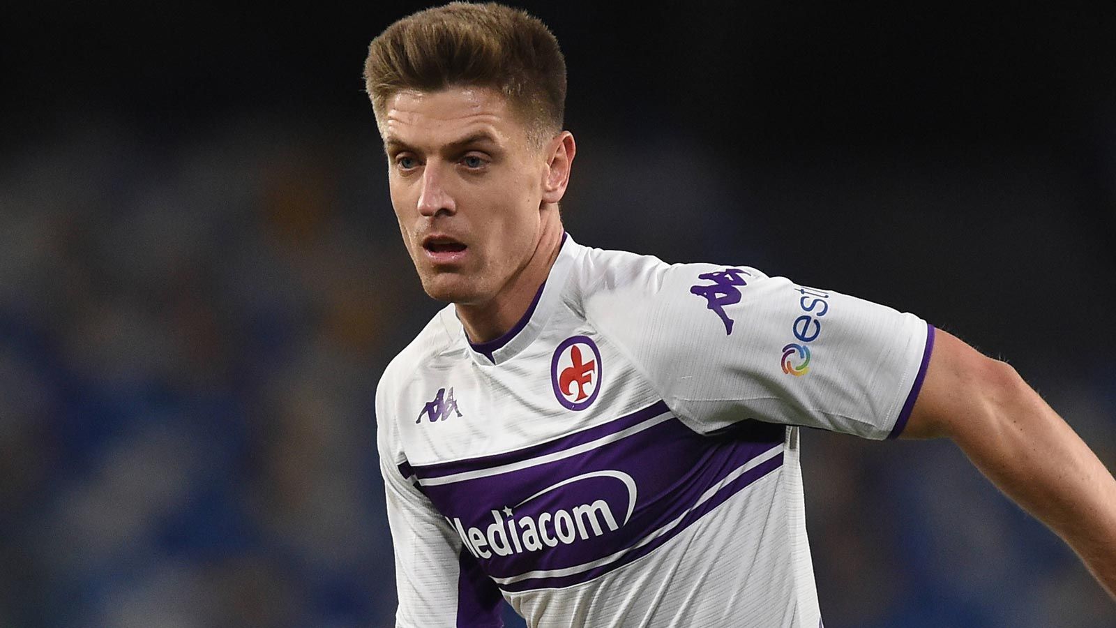 
                <strong>Hertha BSC</strong><br>
                Zehn verliehene Spieler: Dodi Lukebakio (VfL Wolfsburg), Krzysztof Piatek (Foto/ AC Florenz), Jordan Torunarigha (KAA Gent), Omar Alderete (FC Valencia), Javairo Dilrosun (Girondins Bordeaux), Arne Maier (FC Augsburg), Deyovaisio Zeefuik (Blackburn Rovers), Eduard Löwen (VfL Bochum), Jessic Ngankam (SpVgg Greuther Fürth) und Daishawn Redan (PEC Zwolle)Kein ausgeliehener Spieler
              