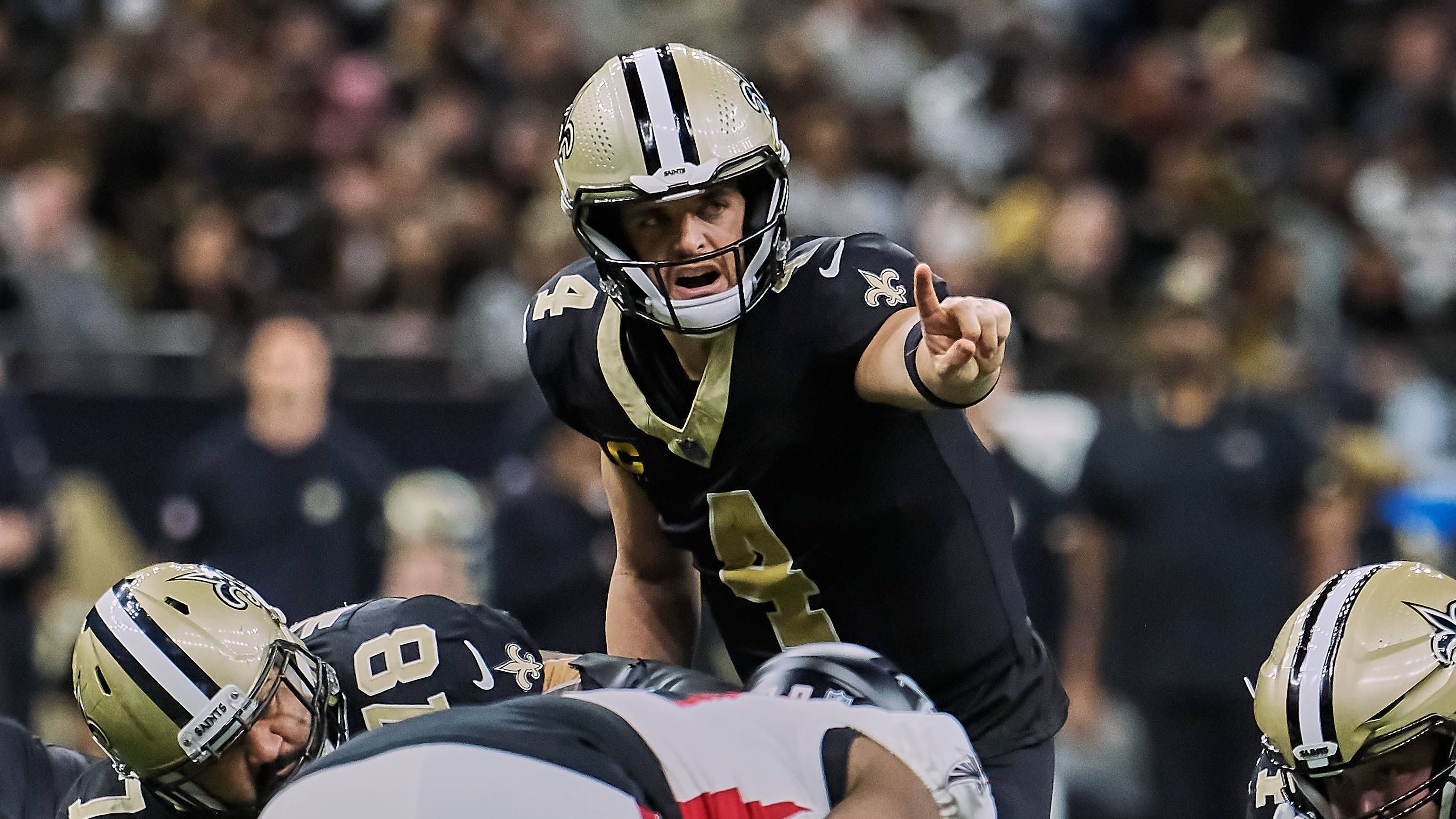 <strong>Platz 29: New Orleans Saints<br></strong>Der New Orleans' Kader altert Jahr für Jahr und wird nicht günstiger. In der Offensive ruhen die Hoffnungen jetzt ausschließlich auf Alvin Kamara. Die Defensive verfügt mit Spielern wie Cam Jordan, Tyrann Mathieu oder Demario Davis über viel Qualität und Erfahrung - wird aber eben auch immer älter. Zu allem Überfluss droht Derek Carr auch noch das Saisonaus - ob Zweitrunden-Quarterback Tyler Shough wirklich die Antwort ist?