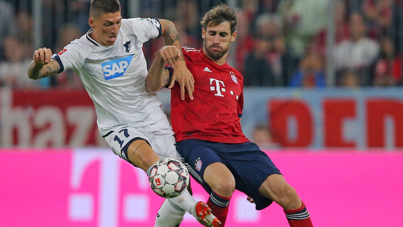 
                <strong>Steven Zuber (1899 Hoffenheim)</strong><br>
                Der Schweizer Flügelspieler Steven Zuber kommt in der Pause für den völlig wirkungslosen Grifo ins Spiel und fügt sich in gut in die dann besser agierende TSG-Elf ein, die sich nach dem Seitenwechsel deutlich mutiger zeigt. Vor allem im Vergleich zum völlig indisponierten Grifo ist Zuber, der sich auch mal im Dribbling behaupten kann, ein Upgrade für die Kraichgauer in München. ran-Note: 3
              