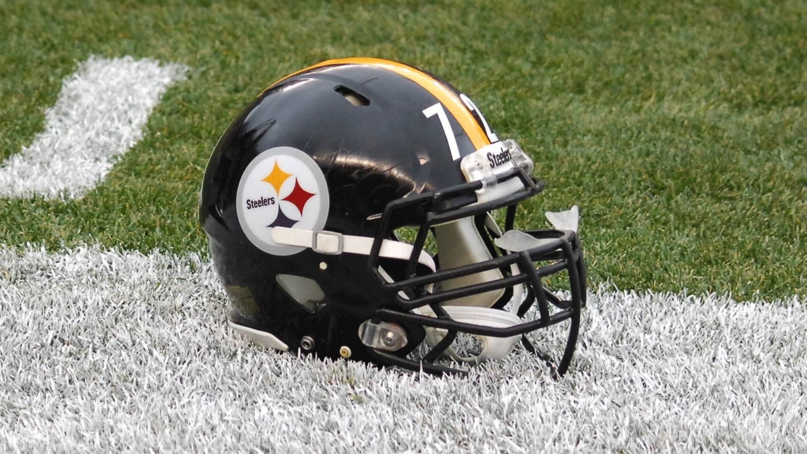 
                <strong>Pittsburgh Steelers</strong><br>
                Die Pittsburgh Steelers hießen bei der Gründung im Jahre 1933 noch Pittsburgh Pirates, genauso wie die noch heute existierende Baseball-Mannschaft. Sieben Jahre später wurde der Teamname in Steelers abgeändert, um die Stahlindustrie von Pittsburgh zu würdigen. Steel bedeutet im Englischen Stahl.
              