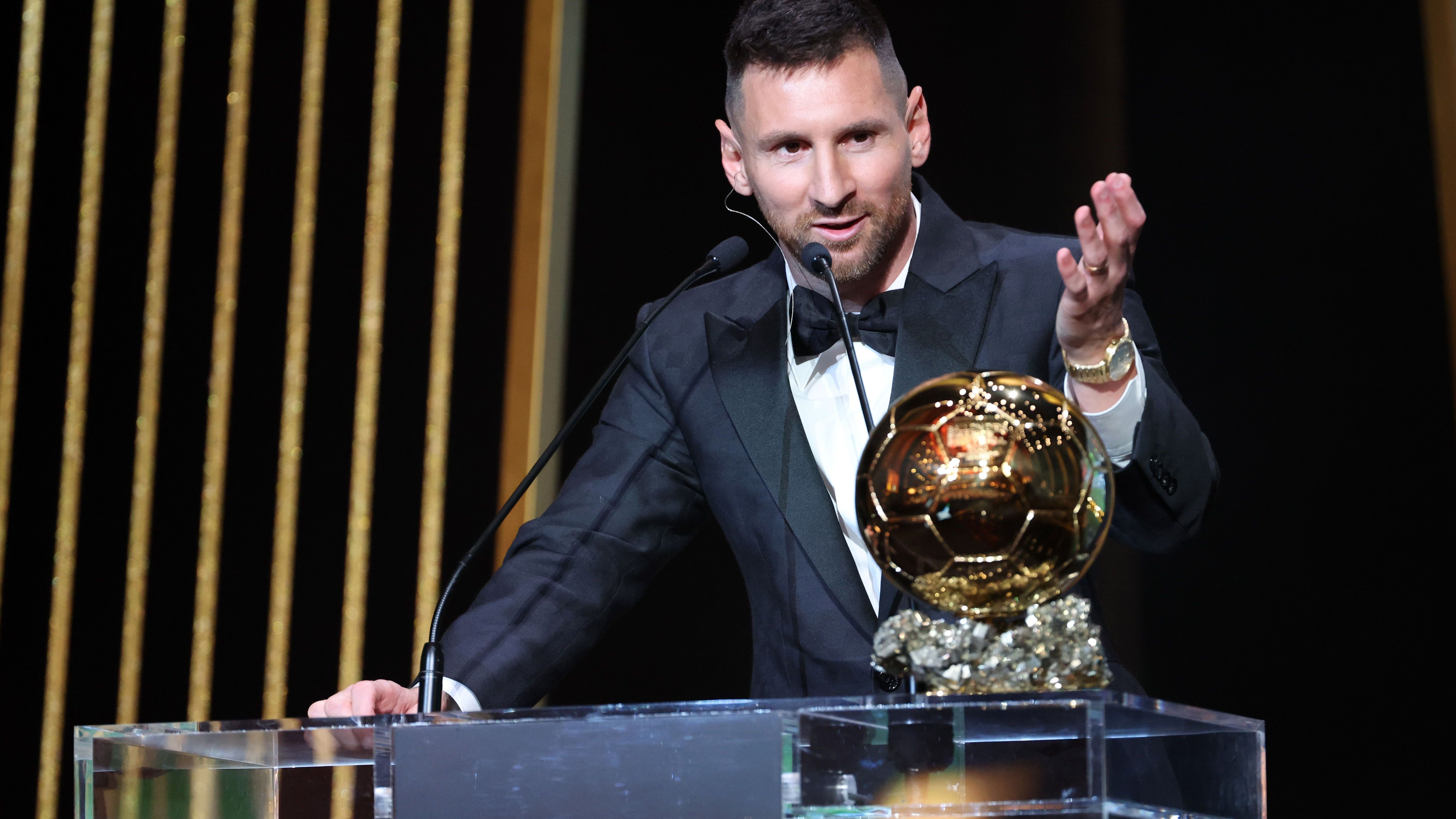 <strong>Men's Ballon d'Or: Weltfußballer</strong><br>Das Ergebnis war im Vorfeld schon geleakt worden und auch so keine Überraschung mehr. Lionel Messi ist zum achten Mal Weltfußballer, der Spieler von Inter Miami hat mit dem Gewinn der WM mit Argentinien seine großartige Karriere gekrönt. Auf Platz zwei landete Erling Haaland vor Kylian Mbappe.