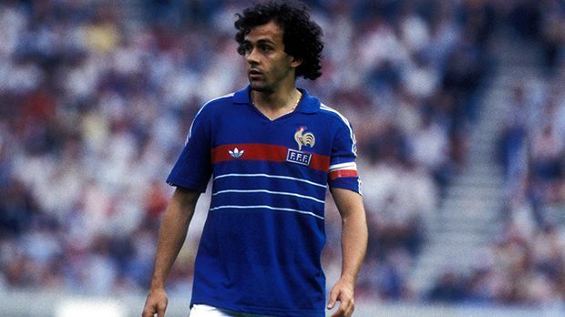 
                <strong>Platz 1: Michel Platini</strong><br>
                Platz 1: Michel Platini - 9 Tore. Die Europameisterschaft 1984 in Frankreich war sein großes Turnier. Er führte die "Equipe Tricolore" mit neun Toren in fünf Spielen zum Titel.
              