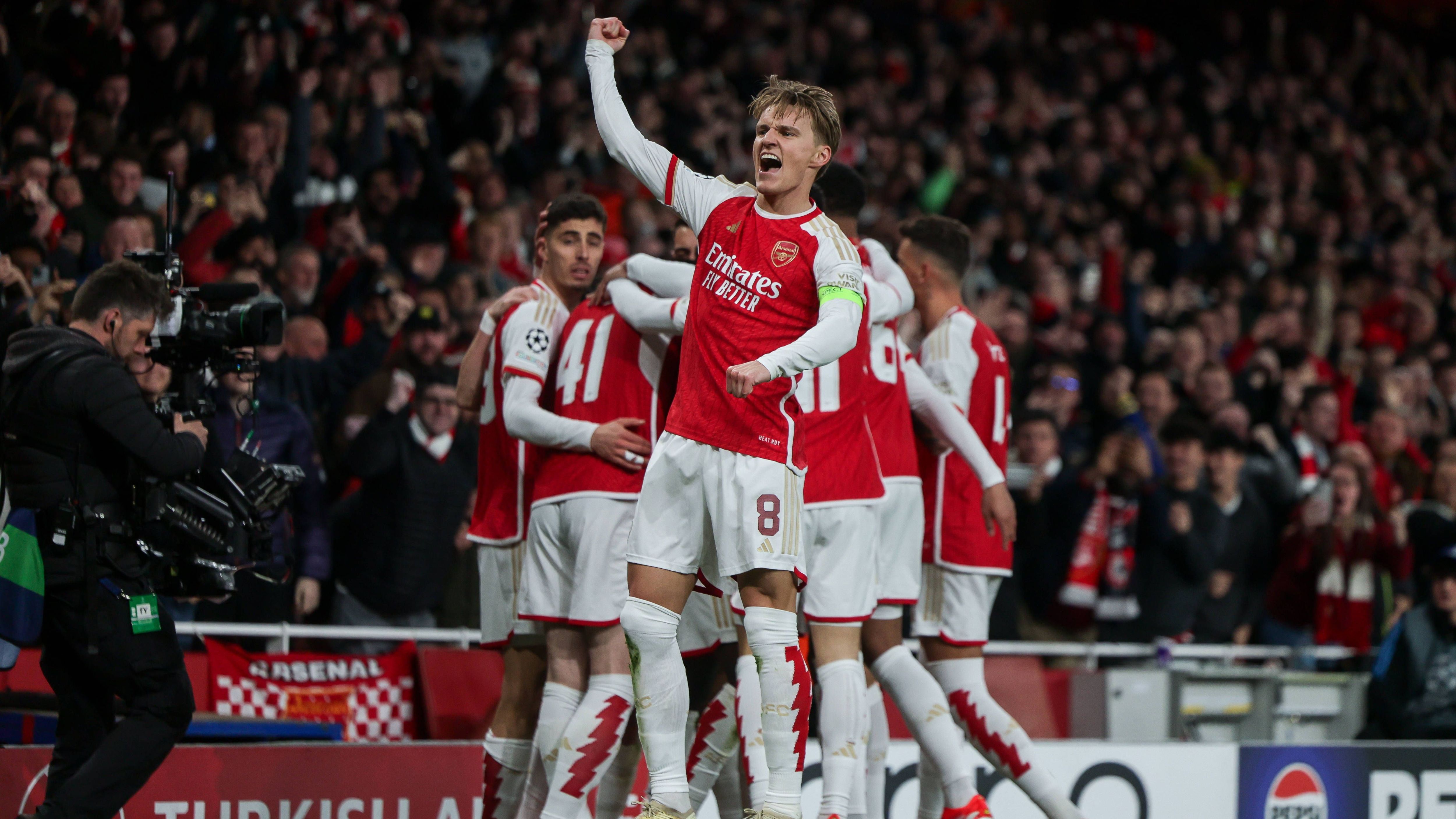 <strong>Martin Ödegaard (FC Arsenal)</strong><br>Der Norweger ist Dreh- und Angelpunkt des gesamten Londoner Offensivspiels, vor allem in Halbzeit eins, als das Arsenal-Spiel insgesamt sehr rechtslastig ist. Im zweiten Durchgang etwas zurückhaltender, aber immer noch mit einigen klugen Pässen und guten Momenten. <strong><em>ran</em>-Note: 2</strong>