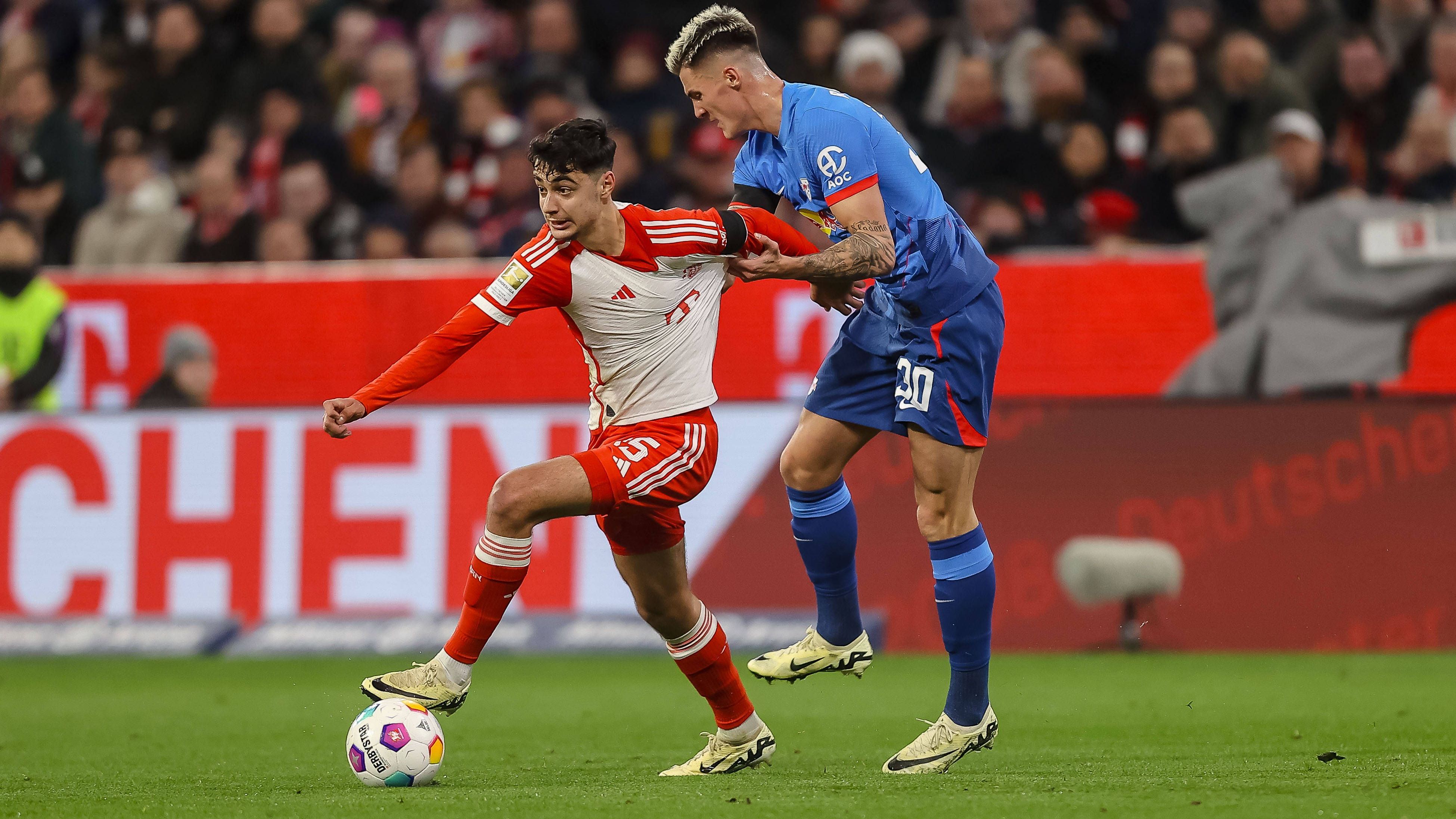 <strong>Aleksandar Pavlovic (FC Bayern)</strong><br>Kehrt im defensiven Mittelfeld in die Anfangself zurück und legt einen guten Start hin und zeigt eine ordentliche Leistung, auch wenn er Problemen bei Leipziger Gegenstößen hat. Gelb nach Foul an Olmo (38.). Wird nach 81 Minuten ausgewechselt. <em><strong>ran</strong></em>-Note: 3