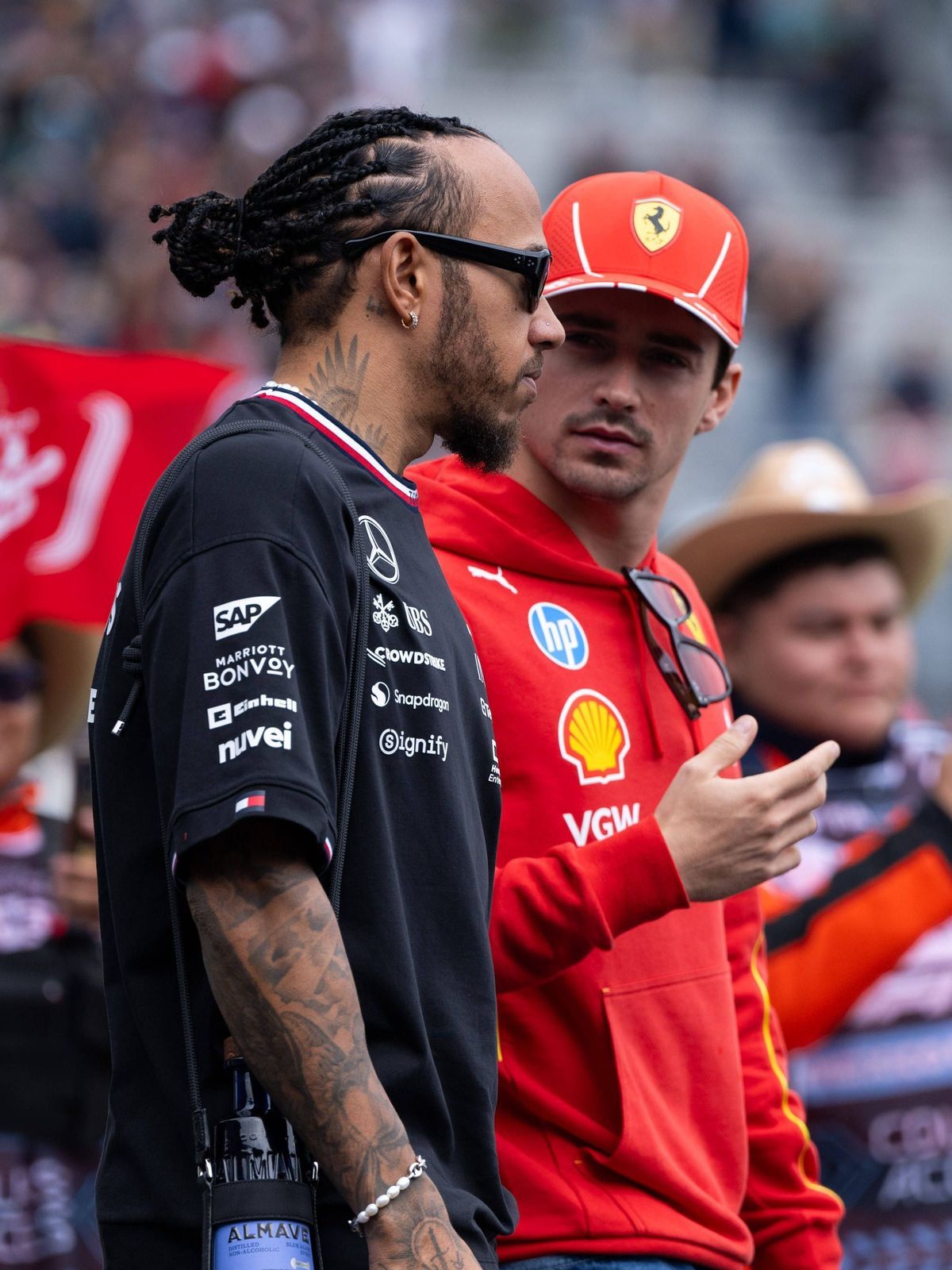 Lewis Hamilton (Mercedes AMG Petronas Formula One Team, Großbritannien, 44), Charles Leclerc (Scuderia Ferrari HP, Monaco, 16) bei der Fahrerparade, MEX, Formel 1 Weltmeisterschaft, Grand Prix von ...