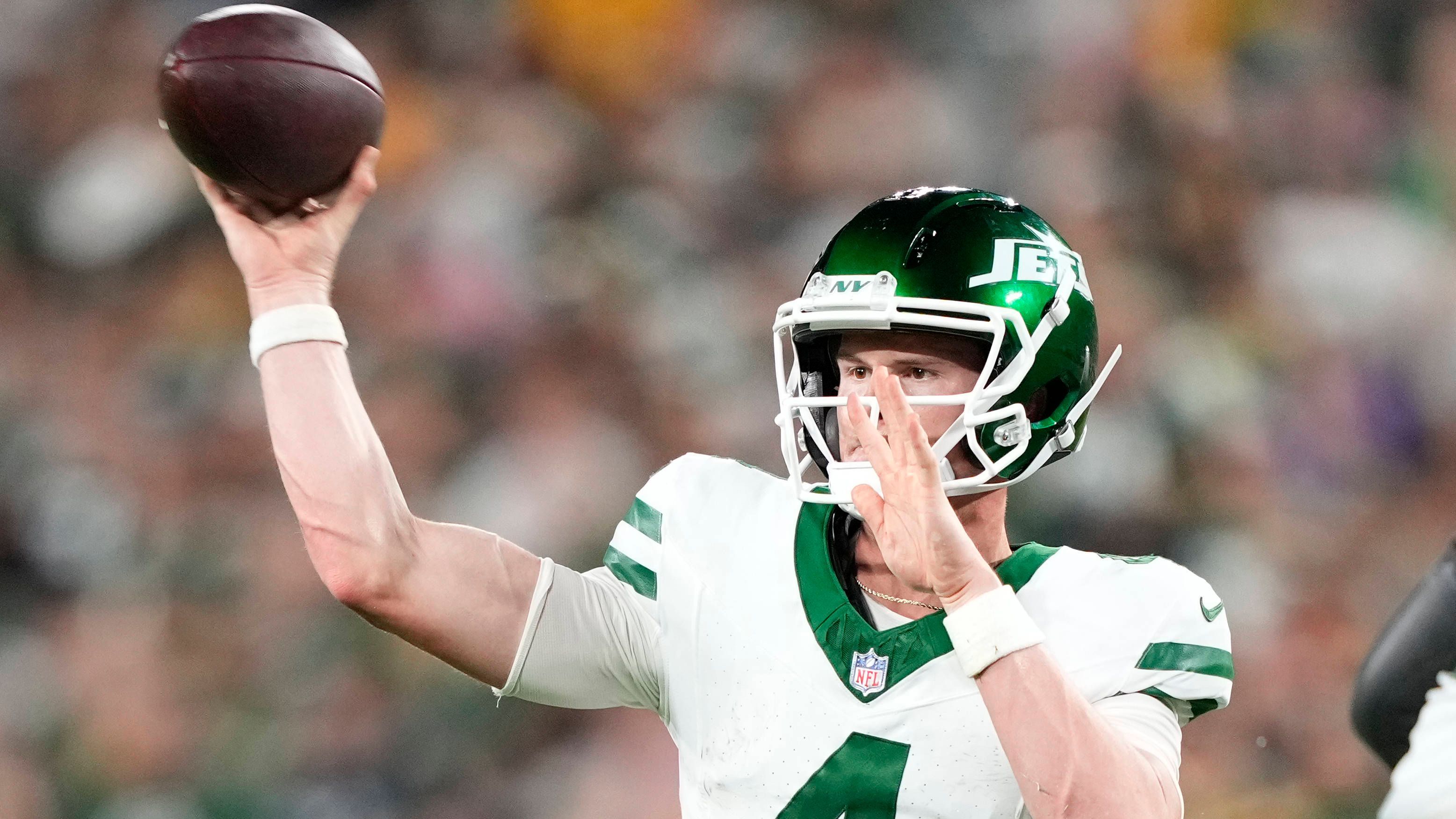 <strong>Brady Cook (New York Jets)</strong><br>Chancen auf Einsätze in der Regular Season hat der ungedraftete Rookie Cook zwar kaum, doch gegen die Packers präsentierte er sich ordentlich: sechs von acht Pässen für 82 Yards brachte er an.
