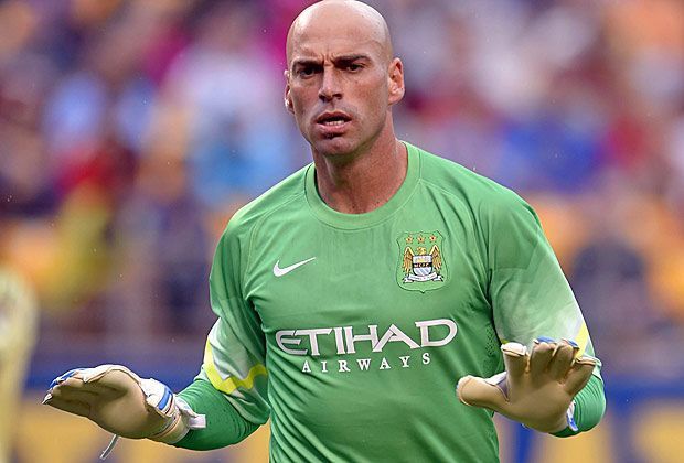 
                <strong>Willy Caballero (Manchester City)</strong><br>
                Willy Caballero kam im Sommer mit großen Hoffnungen auf die Insel. Bei Manchester City wollte der Argentinier die etatmäßige Nummer eins, Joe Hart, ablösen - das klappte bislang nicht. Dabei überwies City acht Millionen Euro an den FC Malaga - ein stolzer Preis für einen Ersatztorhüter.
              