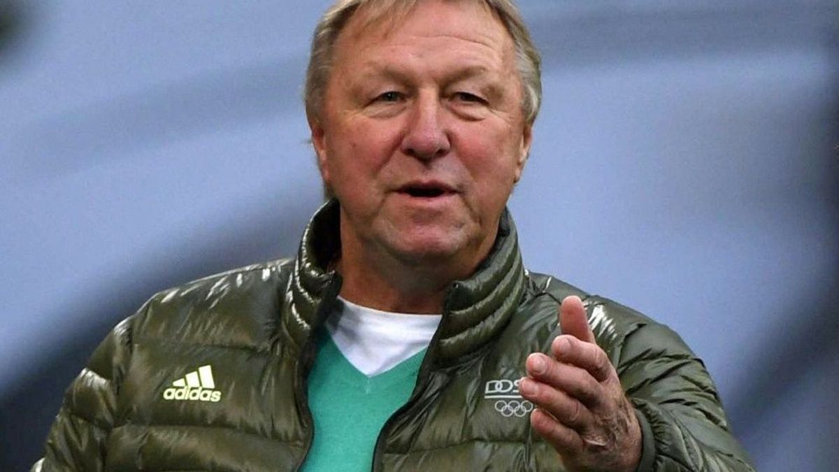 Klub-Ikone Horst Hrubesch vor seinem ersten Spiel