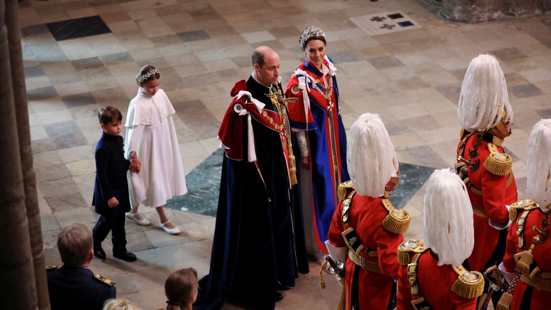 William und Kate of Wales mit Prince George und Princess Charlotte 