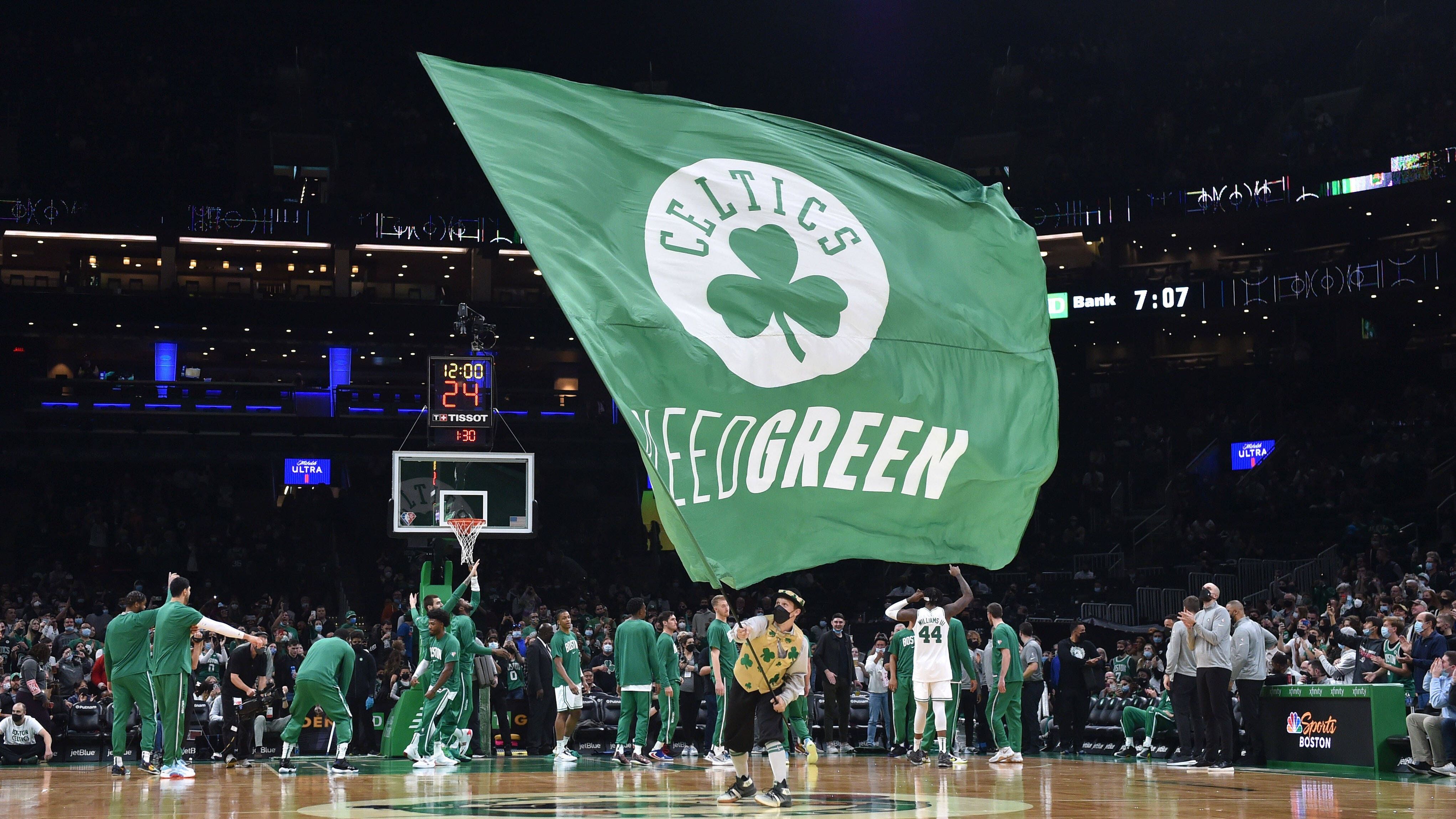<strong>Boston Celtics</strong><br>Fast wären die Celtics die Unicorns geworden. Team-Gründer Walter Brown musste sich 1946 für einen Namen entscheiden, und hatte laut eigenen Aussagen Unicorns, Whirlwinds und Olympians auf dem Zettel. Am Ende entschied er sich als Verneigung vor der irischstämmigen Community in Boston für Celtics. Der Name geht zurück auf die Kelten, die in der Antike unter anderem in Irland beheimatet waren.