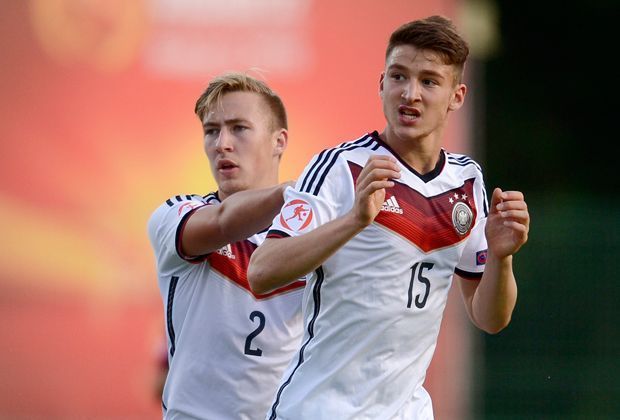 
                <strong>Mittelfeld: Salih Özcan</strong><br>
                Mit seinem variablem Spiel und einer tollen Schusstechnik besticht Salih Özcan sowohl beim 1. FC Köln als auch bei der  deutschen U17. Bei den Junioren der Kölner erzielte der 17-Jährige in 22 Spielen 18 Tore und durfte sich daher über sein Ticket für die EM freuen.
              