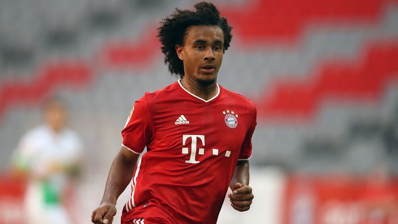 
                <strong>Joshua Zirkzee</strong><br>
                Shootingstar Joshua Zirkzee ist natürlich dabei. Der 19-jährige Niederländer darf sich als großer Profiteur des Trainerwechsels hin zu Hansi Flick betrachten, denn unter ihm kam Zirkzee zu zahlreichen Pflichtspiel-Einsätzen. In der Bundesliga durfte er neun Mal ran und konnte dabei immerhin vier Treffer beisteuern. Auch in der Champions League reichte es für Zirkzee bereits zu einem Kurzeinsatz unter Flick.
              