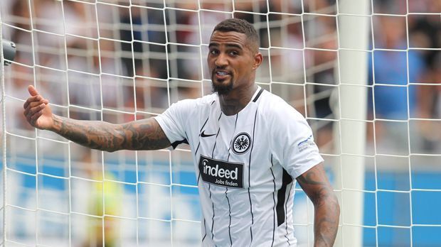 
                <strong>Kevin-Prince Boateng (ablösefrei)</strong><br>
                Mit ihm kann man viel falsch machen. Aber auch viel richtig. Hat Boateng Bock, ist er Antreiber, Führungsspieler, Rampensau. Schillernder Star. Hat er keinen Bock mehr (wie auf Schalke), kann er eine ganze Mannschaft auseinander dividieren. Und ein Chaos anrichten. Zuletzt auf Gran Canaria bei UD Las Palmas hatte er Bock. Hat er das in Frankfurt auch, war der (ablösefreie) Coup wirklich einer. Der 30-Jährige ist eine launische Diva, das ist die Eintracht aber auch. Könnte also passen.
              