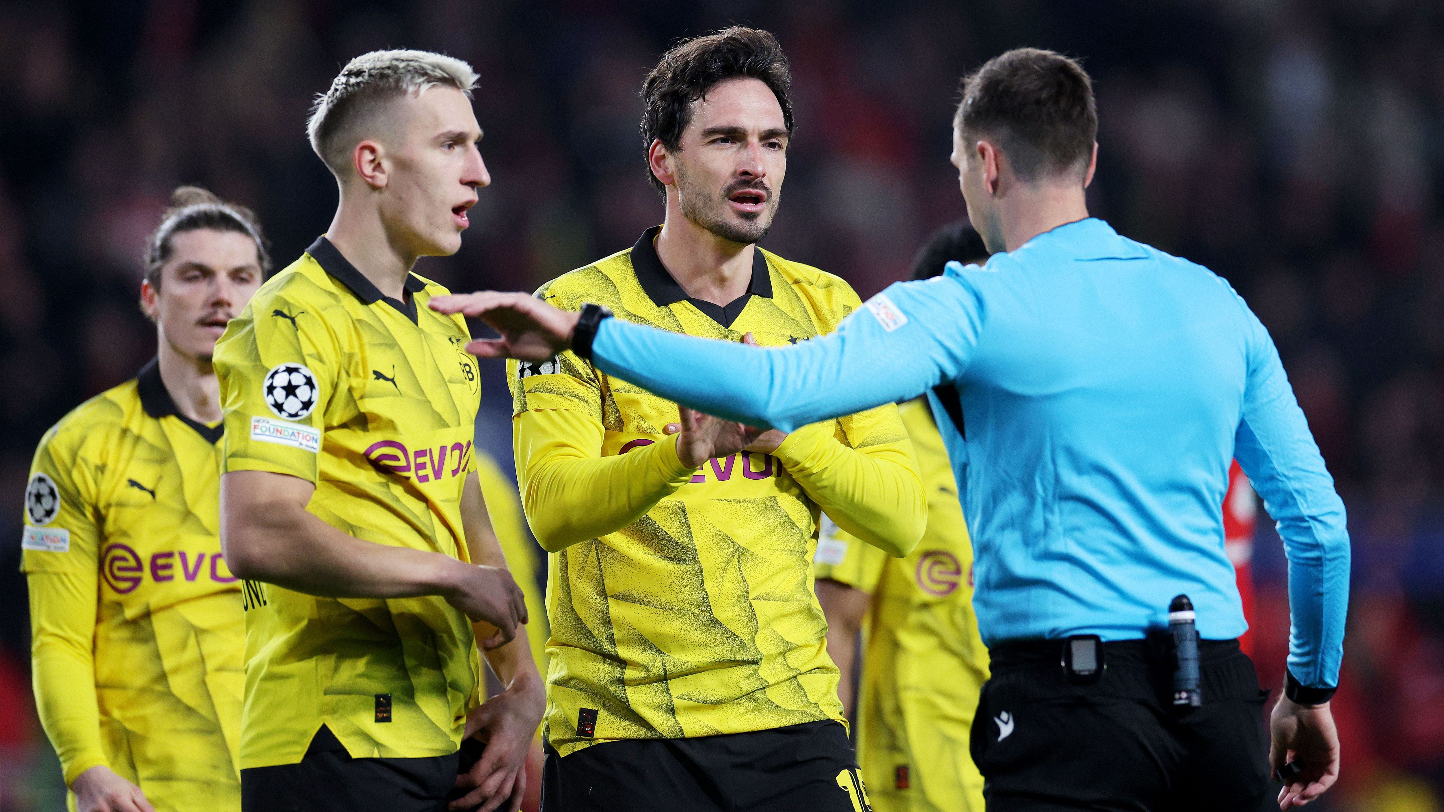 <strong>Platz 8: Borussia Dortmund</strong><br>Dortmund hingegen rechnet sich große Sieg-Chancen aus. Nico Schlotterbeck hatte nach dem Hinspiel bereits angekündigt, dass der BVB bei einem Champions-League-Spiel "um 21 Uhr im Signal Iduna Park nicht zu schlagen" sei. Daraufhin gab es erst einmal eine 2:3-Heimpleite gegen Hoffenheim, doch gegen Union Berlin schoss sich Schwarz-Gelb beim 2:0 wieder warm.