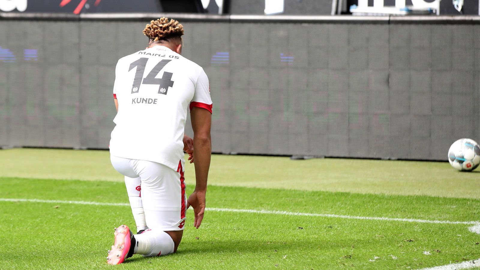 
                <strong>Pierre Kunde Malong (1. FSV Mainz 05)</strong><br>
                Pierre Kunde Malong machte es Thuram gleich, nachdem er am 30. Spieltag das 2:0-Siegtor gegen Eintracht Frankfurt erzielt hatte. 
              