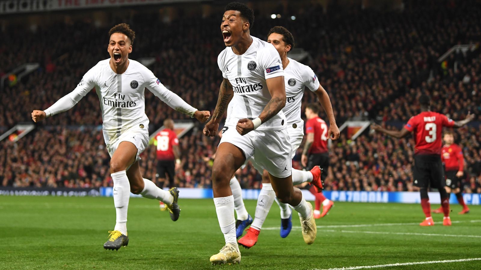 
                <strong>Platz 1: Paris St. Germain</strong><br>
                Das Maß in der K.o.-Phase bisher heißt Paris St. Germain. Äußerst souverän bezwang die Tuchel-Elf Manchester United mit 2:0. PSG ließ den formstarken "Red Devils" unter Neu-Trainer Solsker im altehrwürdigen Old Trafford nicht den Hauch einer Chance und wird im heimischen Prinzenpark nicht mehr viel Anbrennen lassen. Zumal musste PSG in Manchester verletzungsbedingt auf die Superstars Neymar und Cavani verzichten. In dieser Form und mit der Rückkehr der Verletzten zählt Paris zu den Top-Favoriten auf den Henkelpott.
              