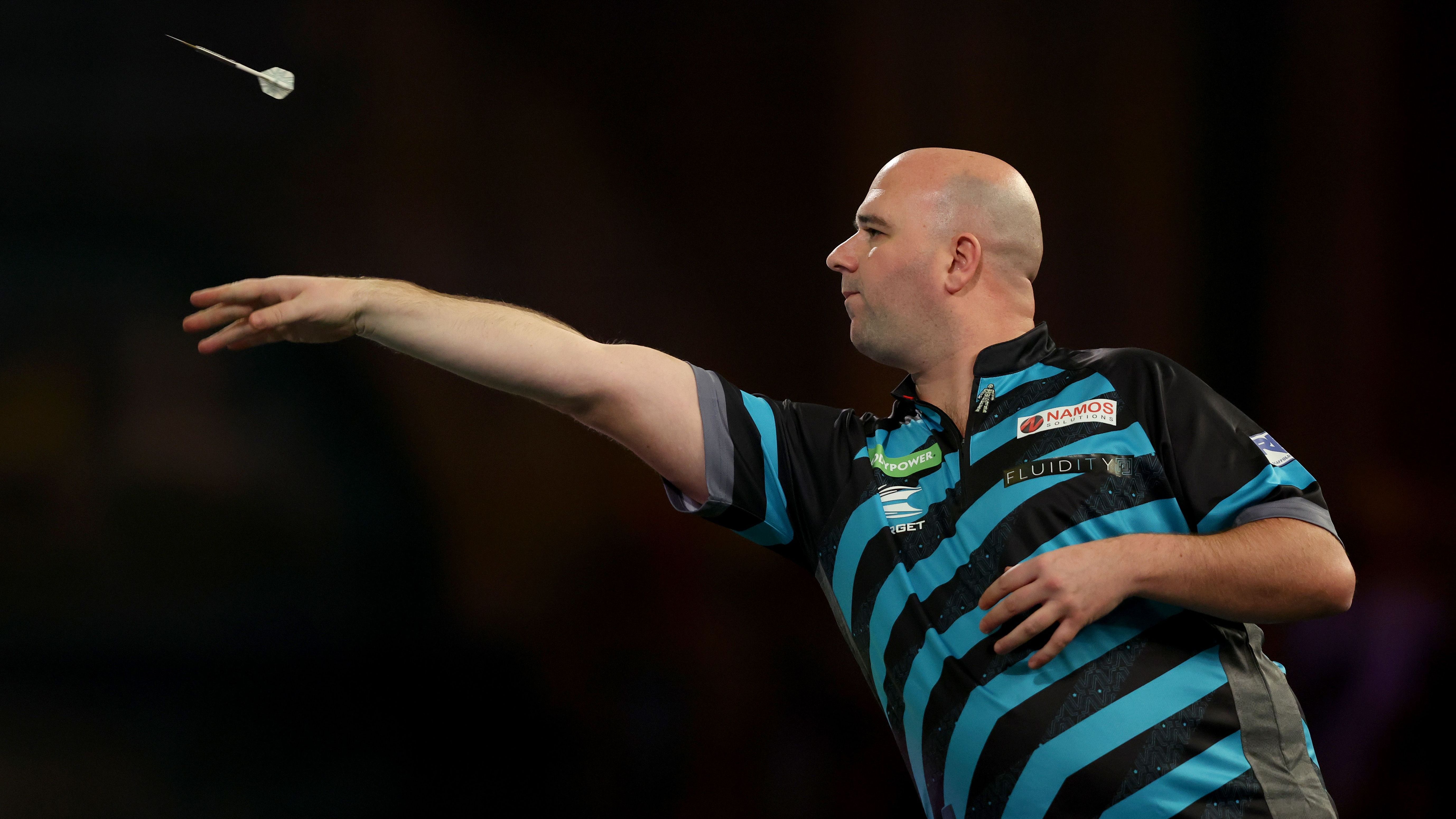 <strong>Rob Cross (ENG)</strong><br>Rob Cross ist zwar eher einer der unauffälligeren Top-Spieler der Tour, seine Leistung spricht jedoch für sich. Nicht nur erreichte er das Halbfinale der WM - inklusive eines geschichtsträchtigen Comebacks gegen Chris Dobey nach 0:4 - er ist nach einer guten Saison auch die Nummer sechs der Welt.