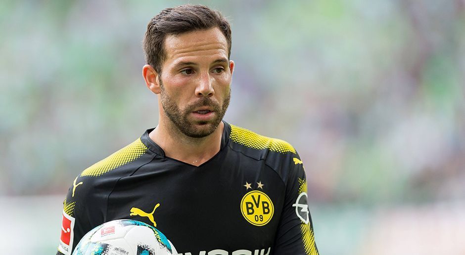 
                <strong>Gonzalo Castro (Borussia Dortmund)</strong><br>
                Der 30-Jährige ist die zentrale Anspielstation im Mittelfeld und verteilt den Ball an die Vordermänner. In der 23. Minute setzt er Yarmolenko eindrucksvoll in Szene, er selbst hätte mehr vor dem Tor versuchen können. ran-Note: 2.
              