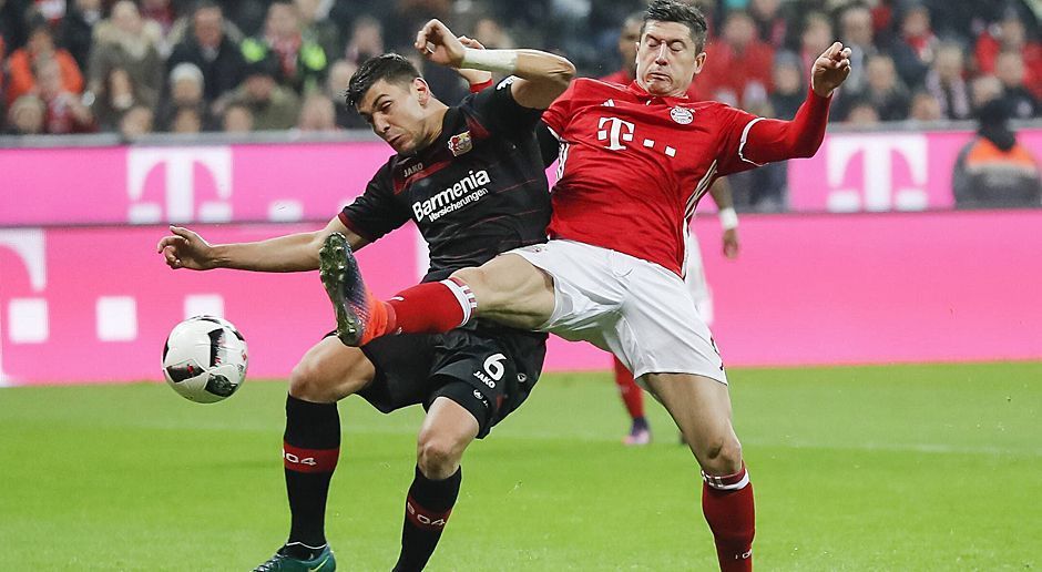 
                <strong>Robert Lewandowski</strong><br>
                Robert Lewandowski: In der ersten Halbzeit zumeist komplett abgemeldet, bis Alaba ihn im Zentrum fand. Freistehend traf er die Kugel aber nicht richtig (33.). Rieb sich gegen Tah und Dragovic auf – zumeist aber ohne jeglichen Ertrag. ran-Note: 4-
              