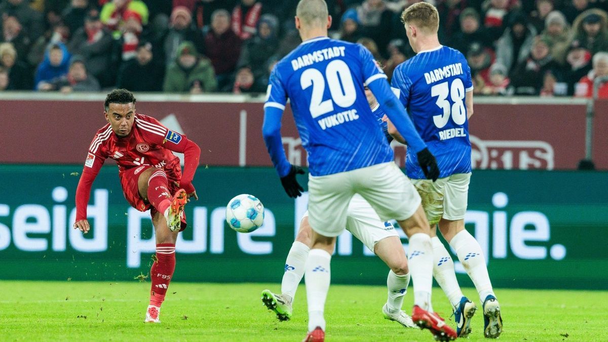 Myron van Brederode (l.) traf zum 1:0