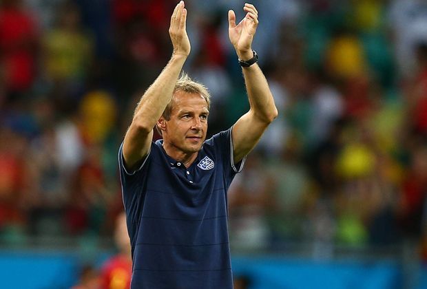 
                <strong>Jürgen Klinsmann</strong><br>
                Überraschend unter den Nominierten: Seit drei Jahren trainiert er die Nationalmannschaft der USA, bei der WM traf er auf seinen alten Arbeitgeber. Im Achtelfinale war dann Schluss, die USA verlor gegen Belgien. Doch Klinsi löste in den USA für den Sport eine Welle der Begeisterung aus ...
              