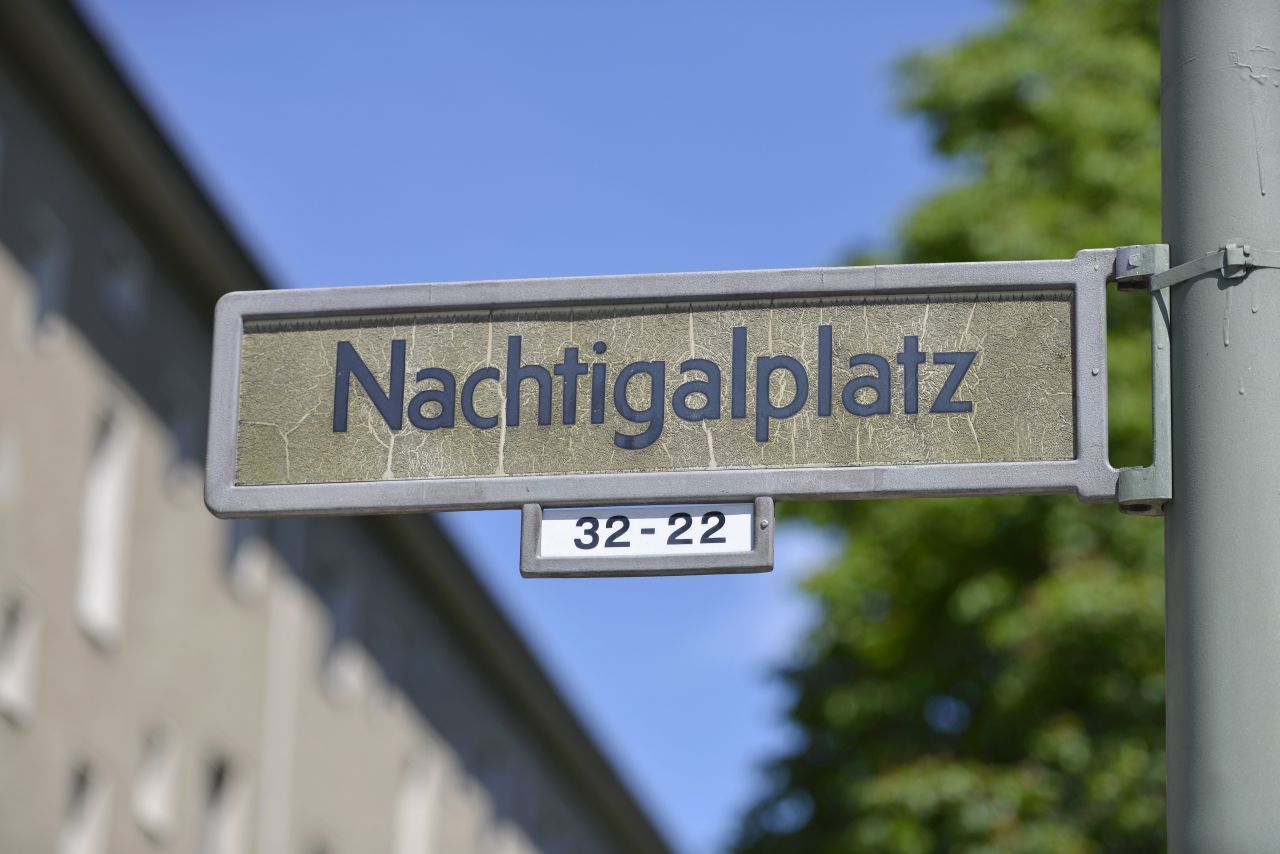 Hinter dem "Nachtigalplatz" im afrikanischen Viertel in Berlin-Mitte steckt Gustav Nachtigal (1834-1885). Er gründete die Kolonie Deutsch-Südwestafrika - mit schlimmen Folgen für die einheimische Bevölkerung.