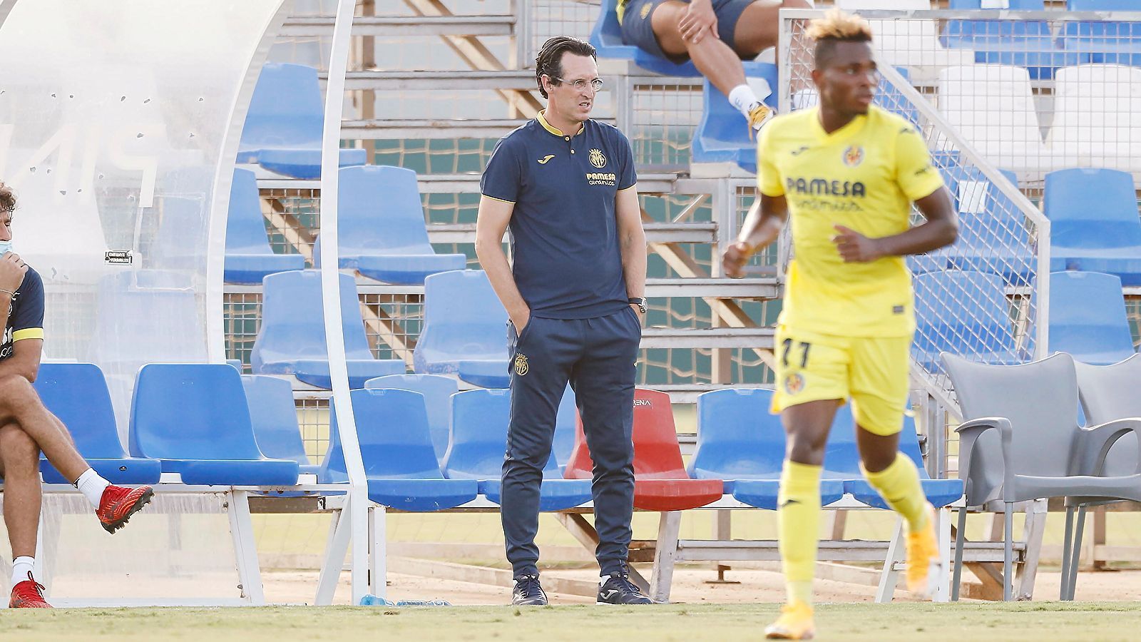 
                <strong>Unai Emery (FC Villarreal)</strong><br>
                Wie Pellegrini, so kehrte zuletzt auch Unai Emery nach einem England-Engagement nach Spanien zurück. Der 48-Jährige wurde im November 2019 beim FC Arsenal gefeuert und heuert nun mit Beginn der Saison 2020/21 beim FC Villarreal an. Emery, der unter anderem auch schon Paris St. Germain coachte, ist in Spanien vor allem für seine Erfolge mit dem FC Sevilla in der Europa League bekannt. Mit den Andalusiern holte der frühere Verteidiger 2014, 2015 und 2016 den Titel im zweitwichtigsten europäischen Klubwettbewerb. Bei Villarreal erhielt Emery nun einen Dreijahresvertrag, wird künftig den früheren Dortmunder Stürmer Paco Alcacer trainieren. 
              