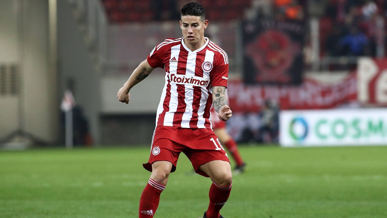 
                <strong>James Rodriguez </strong><br>
                Ist Ex-Bayern-Star James Rodriguez ein Happy End in der MLS vergönnt? Die Karriere des Kolumbianers begann vielversprechend, bei der AS Monaco und während der Weltmeisterschaft 2014 beeindruckte er mit seinen fußballerischen Qualitäten. Doch die große Karriere blieb aus – der 31-Jährige wurde zum Wandervogel. Im April endete sein kurzes Gastspiel bei Olympiakos Piräus, seitdem ist er vereinslos. Wie es mit ihm weitergeht, ist unklar.
              