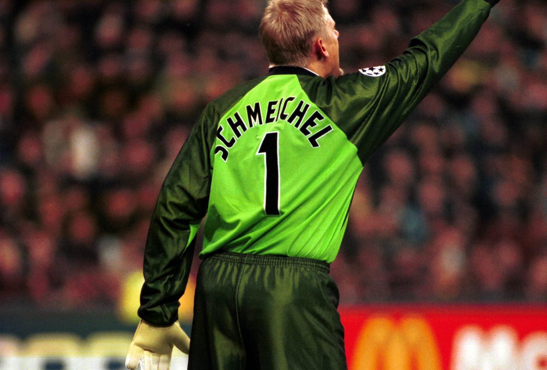 
                <strong>Peter Schmeichel</strong><br>
                Der dänische Schlussmann wurde im Laufe seiner Karriere zwei Mal zum Welttorhüter des Jahres gewählt. Zur Champions-League-Legende avancierte er 1999, als er mit Manchester United den Henkelpott gewann.
              