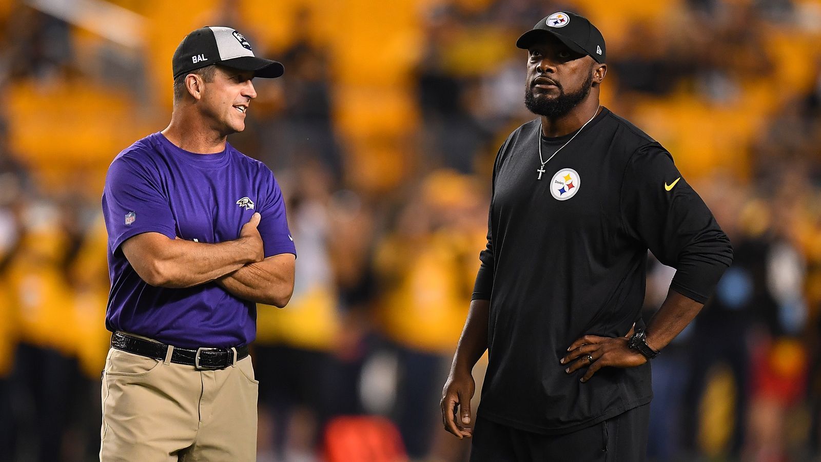 
                <strong>Mike Tomlin vs. John Harbaugh: Ein Blick auf die bisherigen Duelle</strong><br>
                Am Mittwoch um 21 Uhr treffen Mike Tomlin (re.) und John Harbaugh (li.) zum 26. Mal in der Regular Season aufeinander (live auf ran.de). Das Besondere an der Partie: Kein Duell zwischen verantwortlichen Trainern gibt es seit der Super-Bowl-Ära häufiger. Und die Duelle der Head Coaches von den Pittsburgh Steelers und Baltimore Ravens haben es absolut in sich. Hass, Emotionen, enge Spiele, Defense, Defense und nochmals Defense - und vor allem richtig harter Football. ran.de blickt auf die bisherigen Duelle zurück.
              