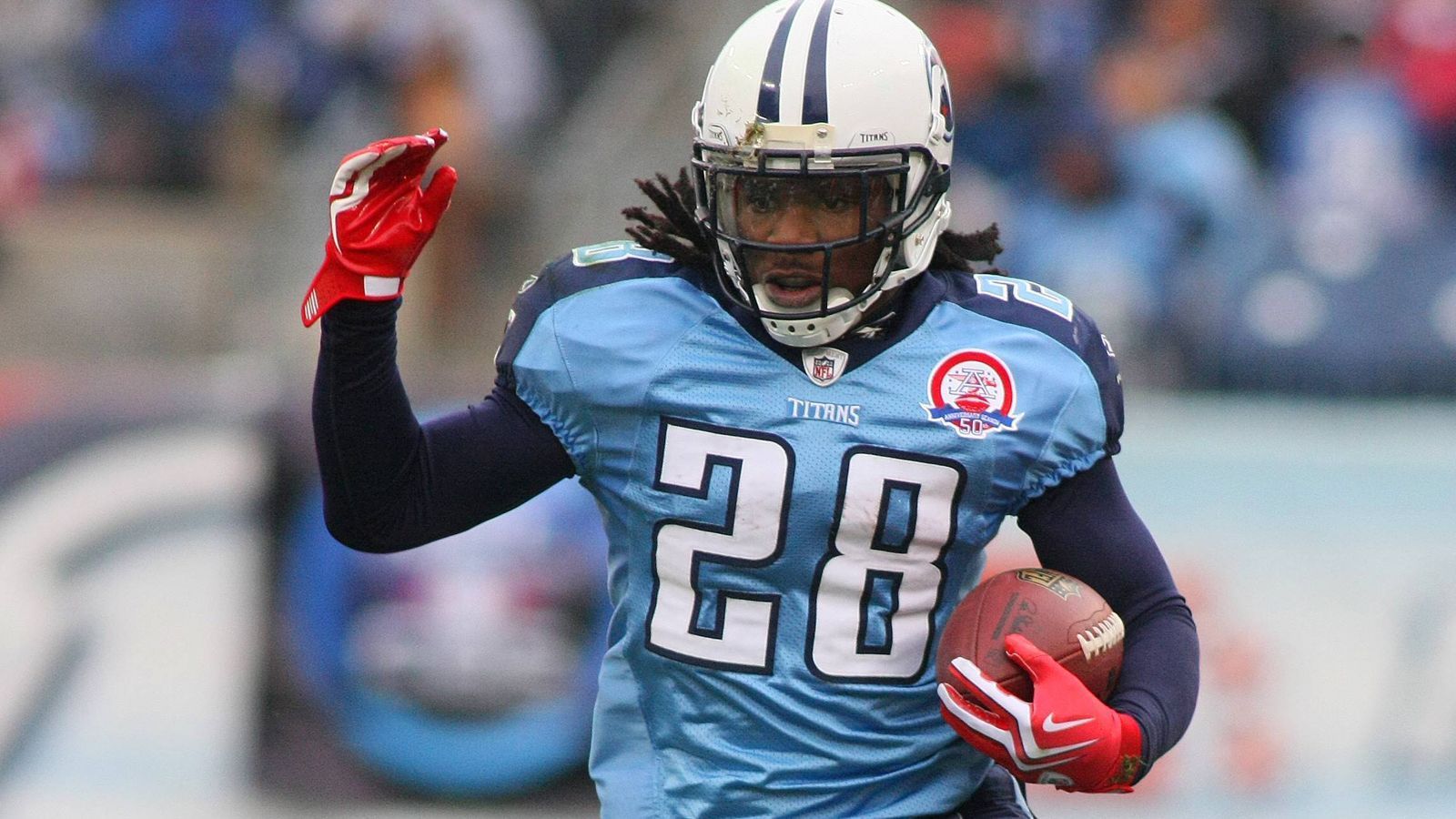 
                <strong>7. Chris Johnson</strong><br>
                Yards: 2.006Team: Tennessee TitansSaison: 2009
              