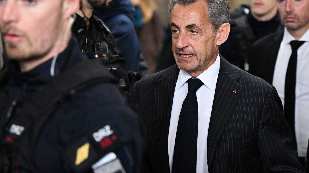 Ex-Präsident Sarkozy muss ein Jahr Haft mit Fußfessel verbüßen