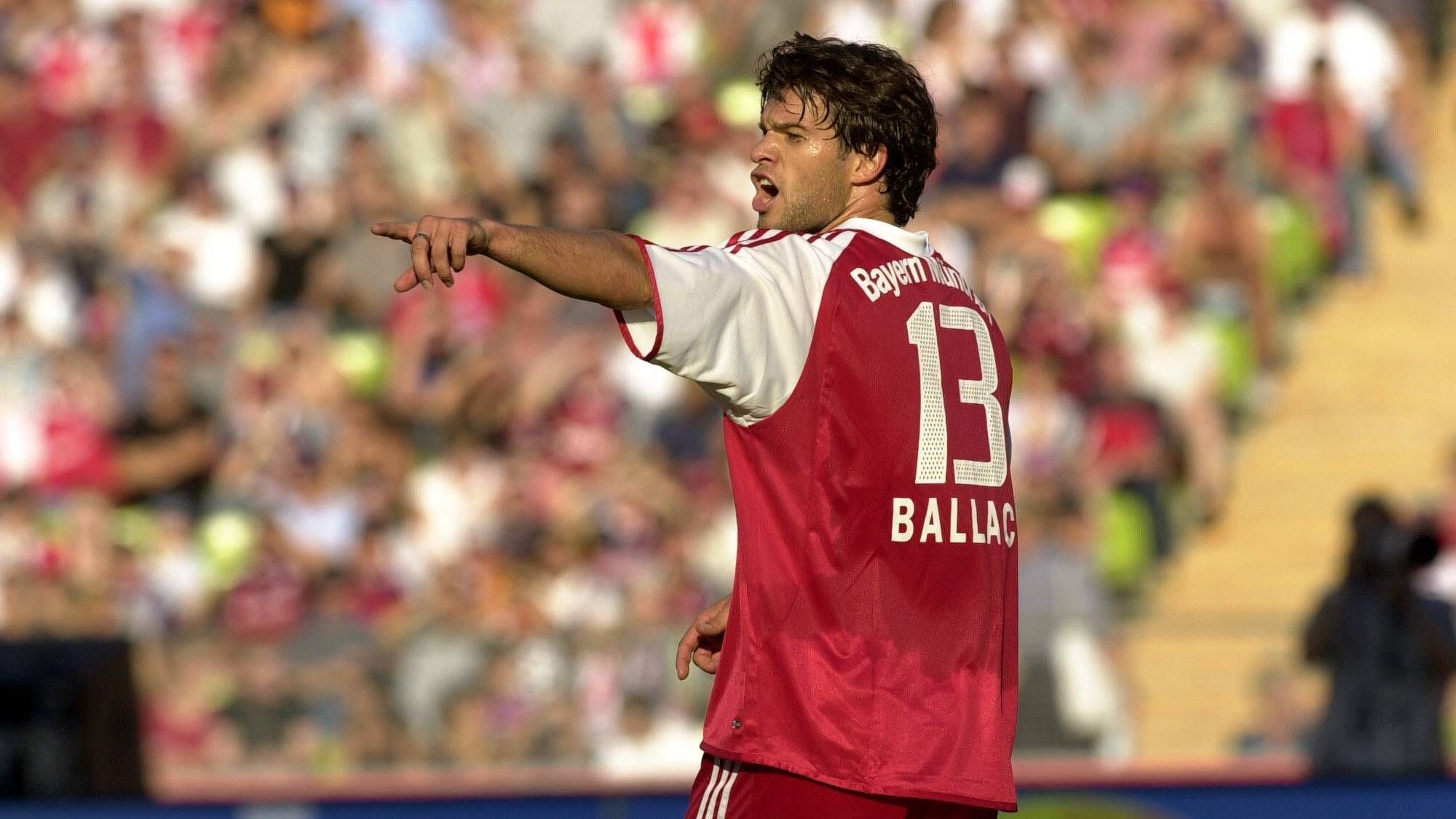 <strong>Michael Ballack (2002, 6 Millionen Euro)</strong><br>Der Capitano kam einst gemeinsam mit Zé Roberto. Auf drei Jahre Leverkusen folgten vier Jahre FC Bayern. Als Leistungsträger holte er standesgemäß Meisterschaft und Pokal. International aber waren die Münchner damals kaum konkurrenzfähig. Und so ging es 2006 weiter zum FC Chelsea. Bitter für den FCB: Ablösefrei. 2010 kam dann der "verlorene Sohn" nach Leverkusen zurück.