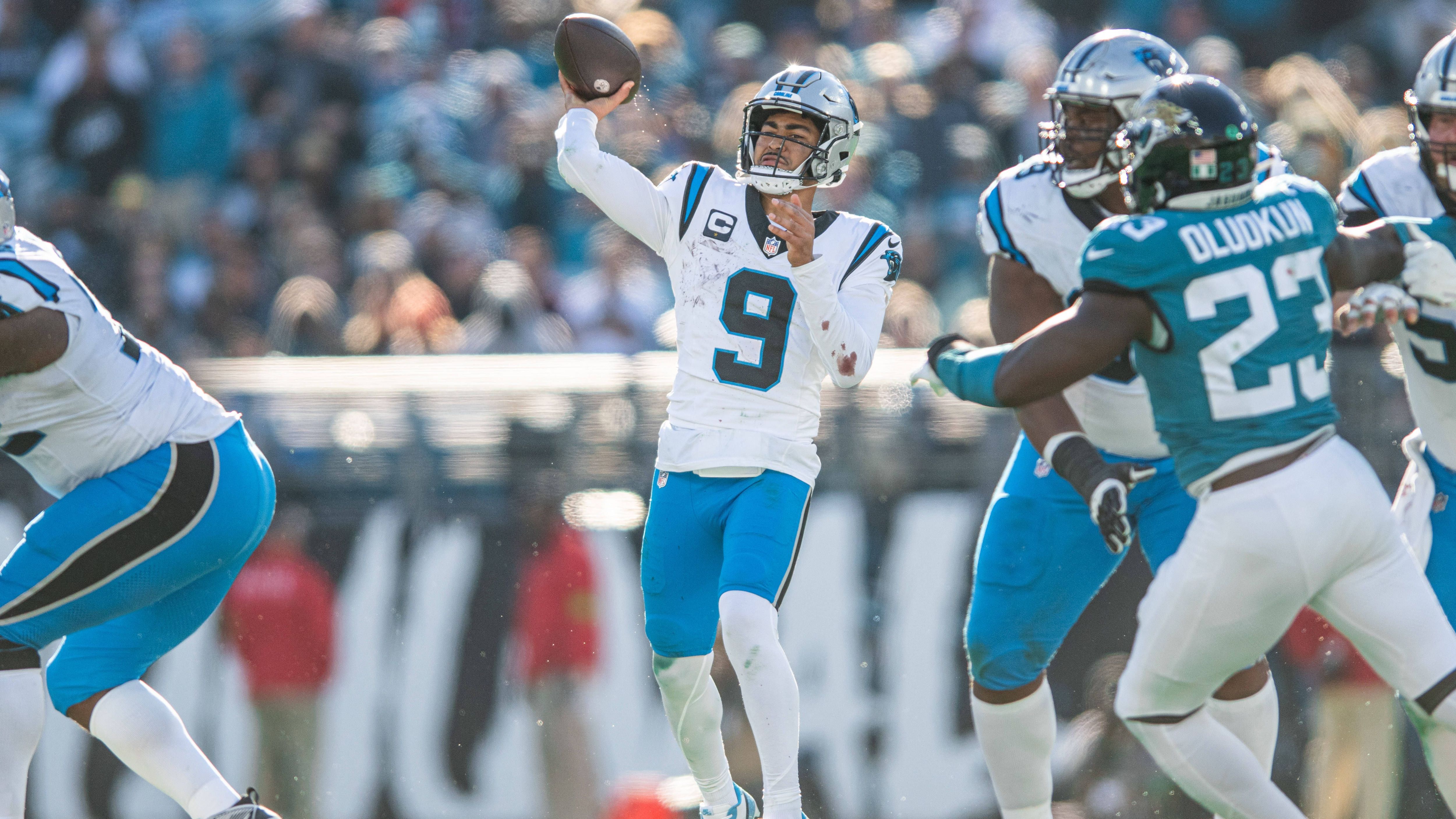 <strong>Carolina Panthers 23:17 Jacksonville Jaguars</strong><br>Die Panthers liefern sich ein enges Spiel, das Bryce Young in den letzten zwei Minuten mit einem Game-Winning Drive entscheidet.