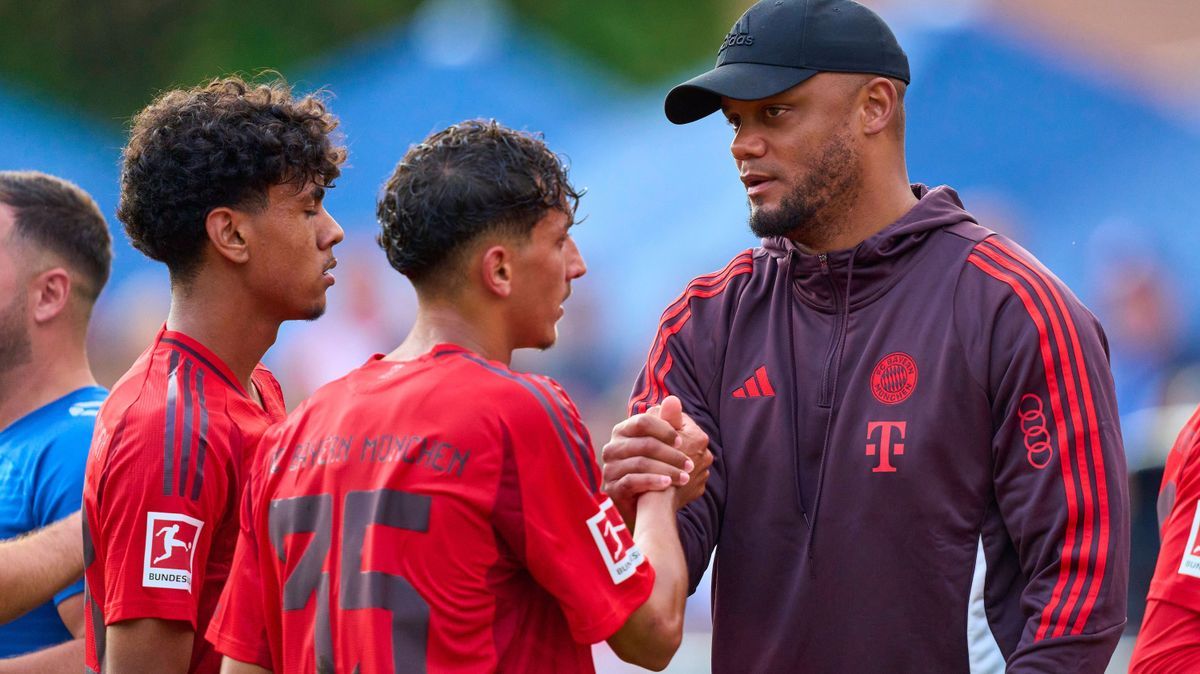 Trainer Vincent Kompany (FCB), team manager, headcoach, coach, Adam Aznou, FCB 48 Mudaser Sadat, FCB 35 at the friendly match FC ROTTACH-EGERN - FC BAYERN MÜNCHEN 1-14 in the Training Camp at Stadi...