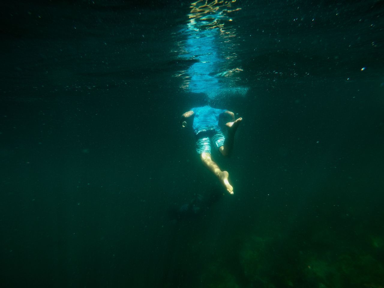 Thalassophobie-Angst-vor-tiefen-Gewässern-schwimmen-im-See