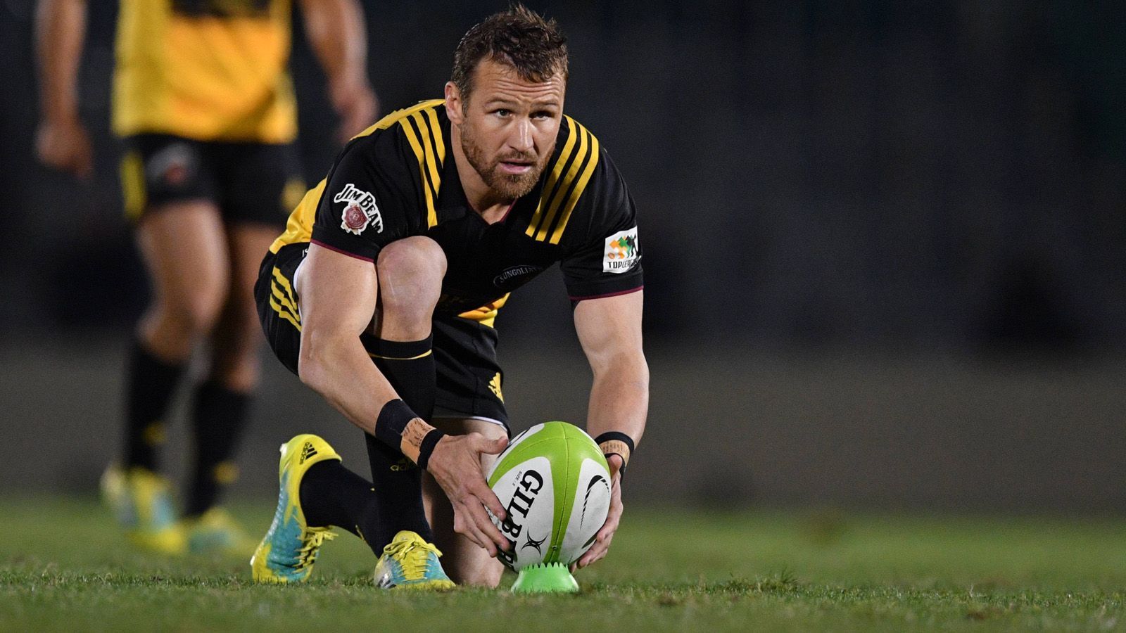 
                <strong>3. Matt Giteau (Australien) </strong><br>
                Alter: 36 JahreVerein: Suntory SungoliathGehalt: 1,23 Millionen Euro
              