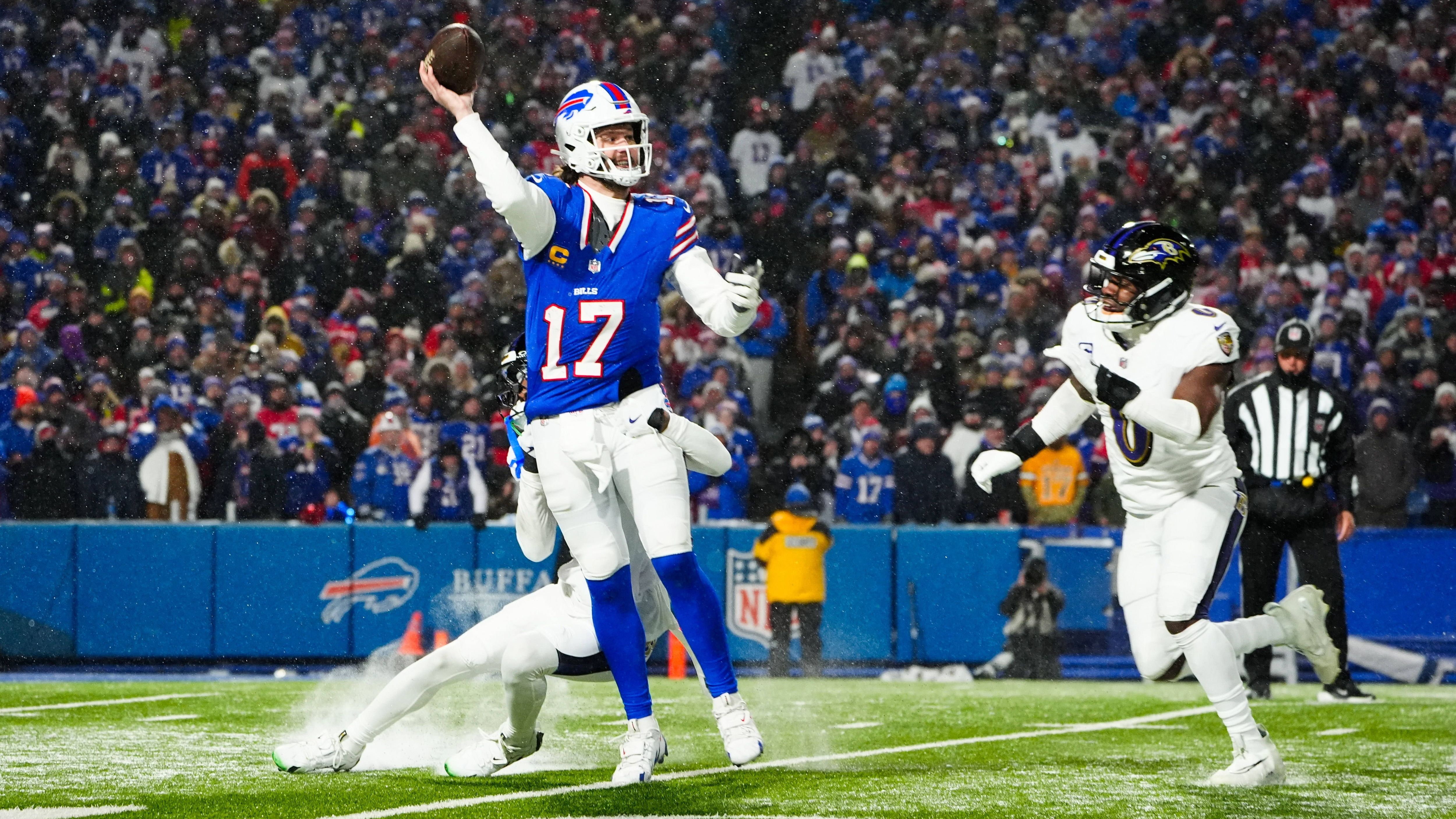<strong>Baltimore Ravens 25:35 Buffalo Bills</strong><br>Im Rematch des AFC Championship Games gelingt den Ravens nicht die Revanche. Star-Quarterback Josh Allen überragt einmal mehr und beschert seinem Gegenüber Lamar Jackson und den Ravens eine herbe Enttäuschung.