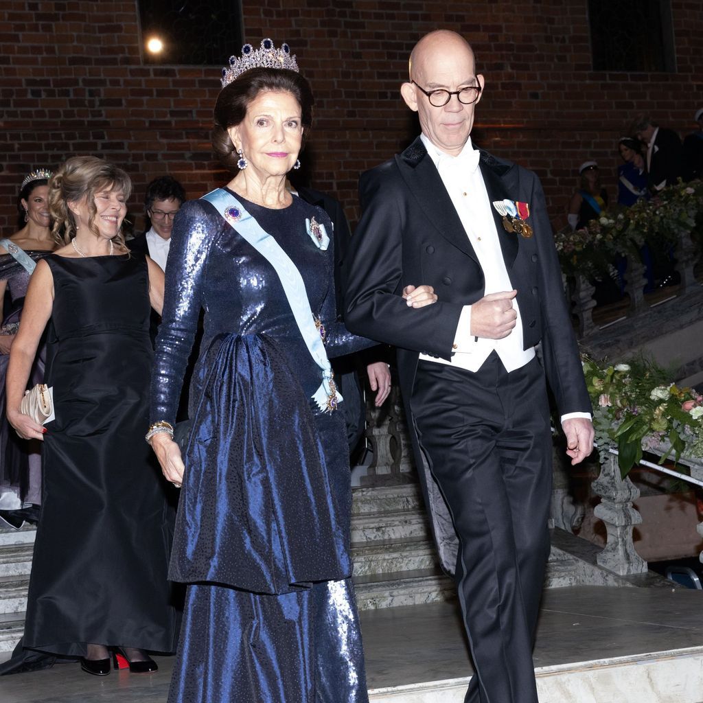 Royal-Fans bangen um Silvia: Bei Nobelpreis-Verleihung musste die Königin von Schweden gestützt werden